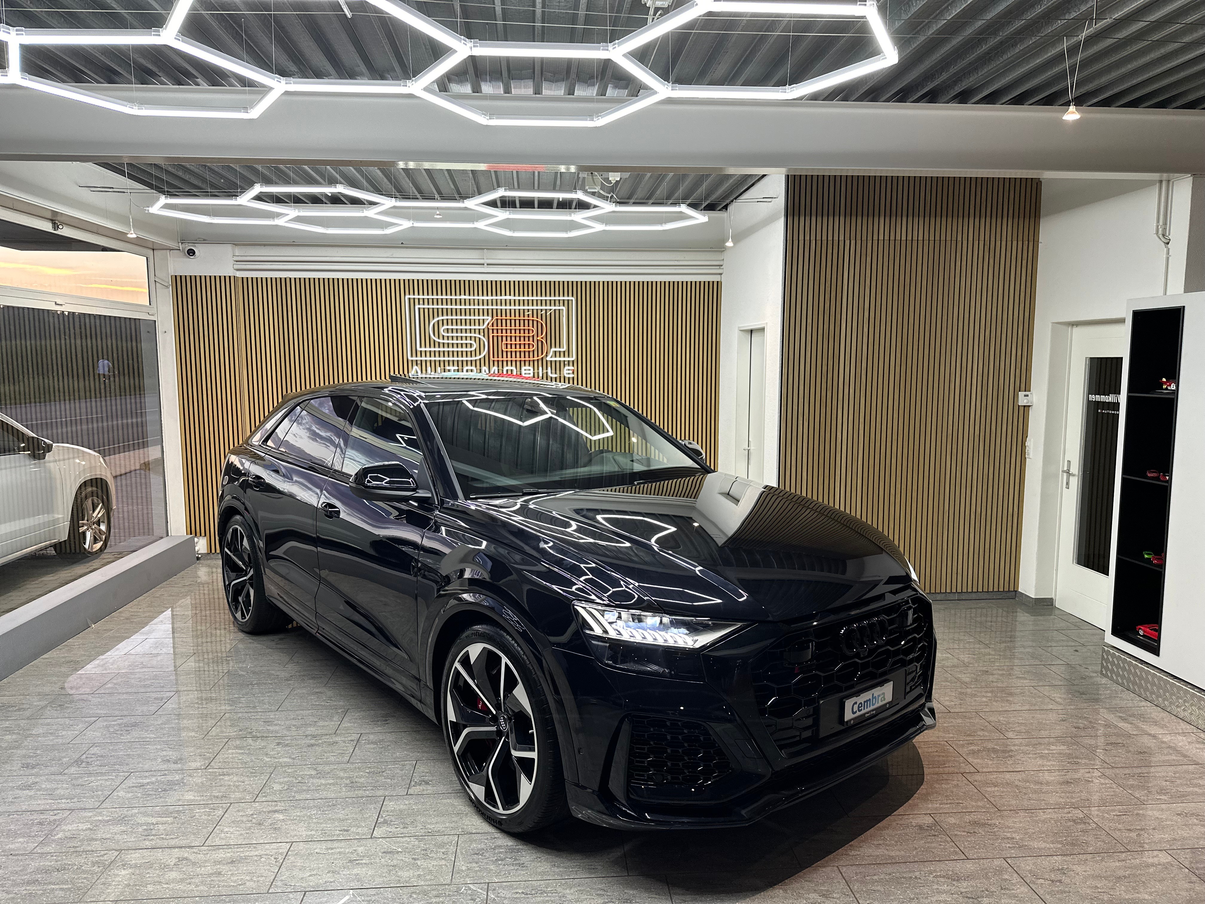 AUDI RSQ8 quattro tiptronic