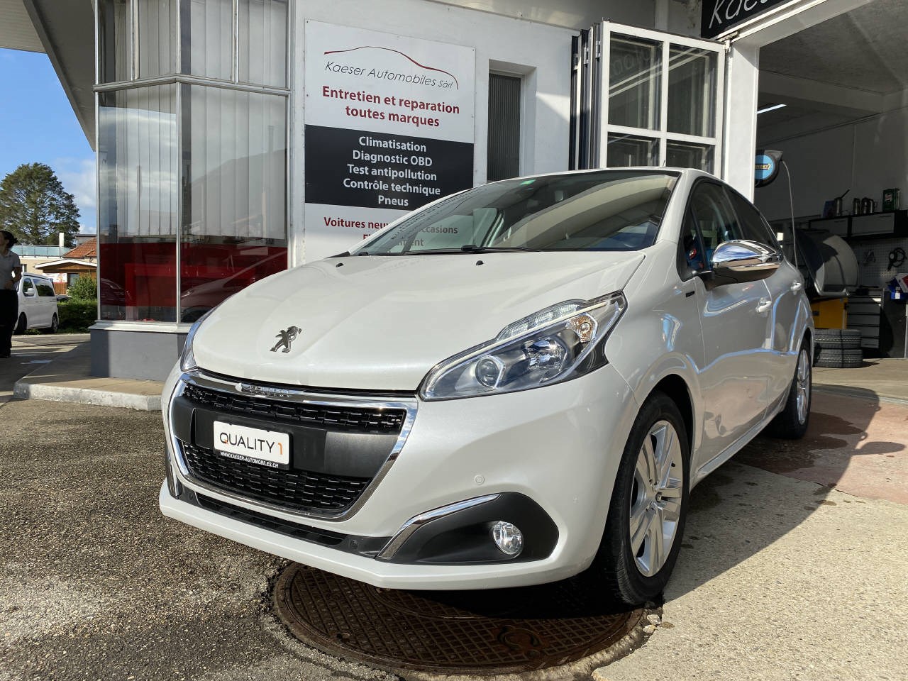 PEUGEOT 208 1.2 PureTech Signature S/S