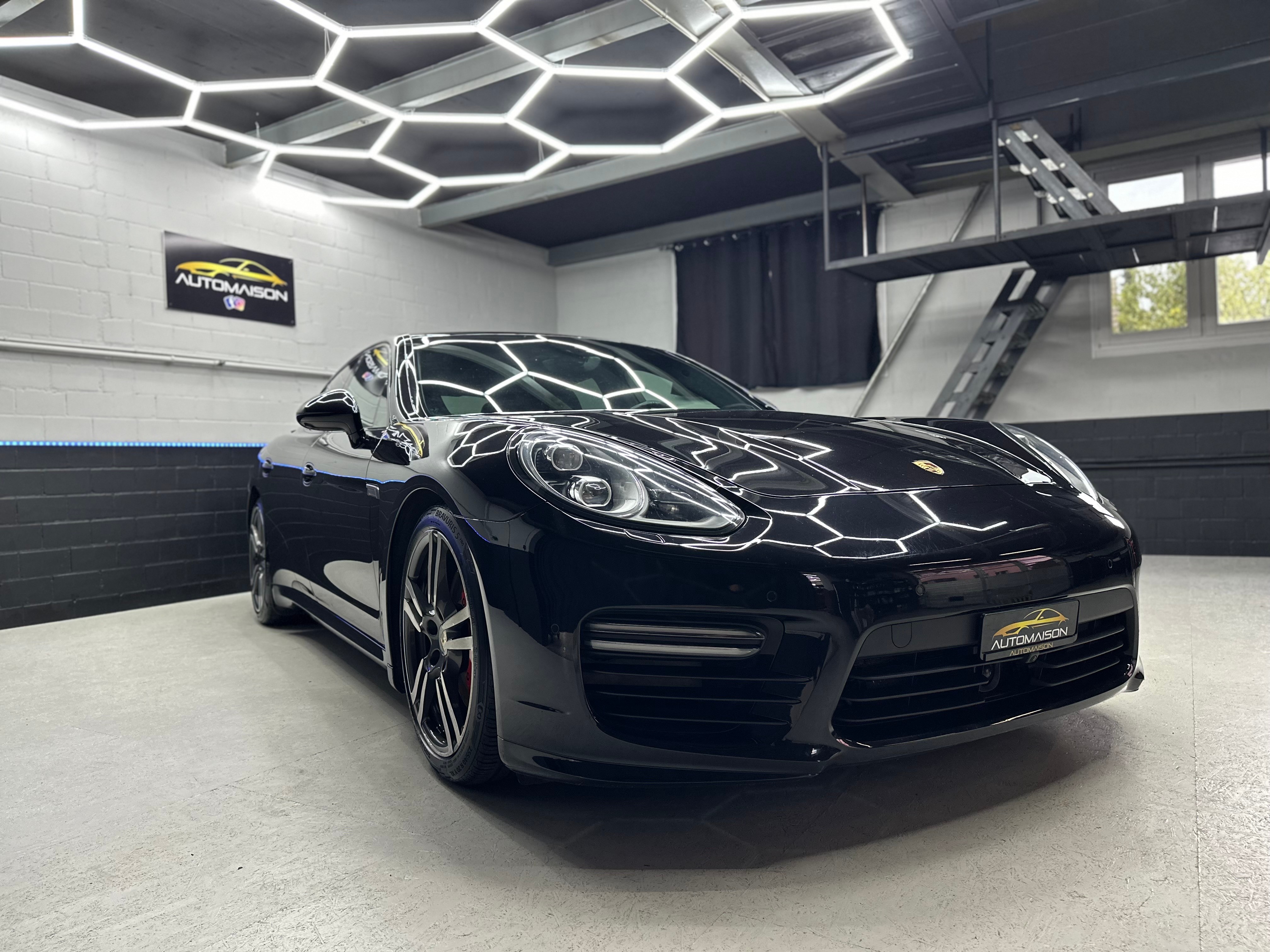 PORSCHE Panamera GTS 4.8 PDK