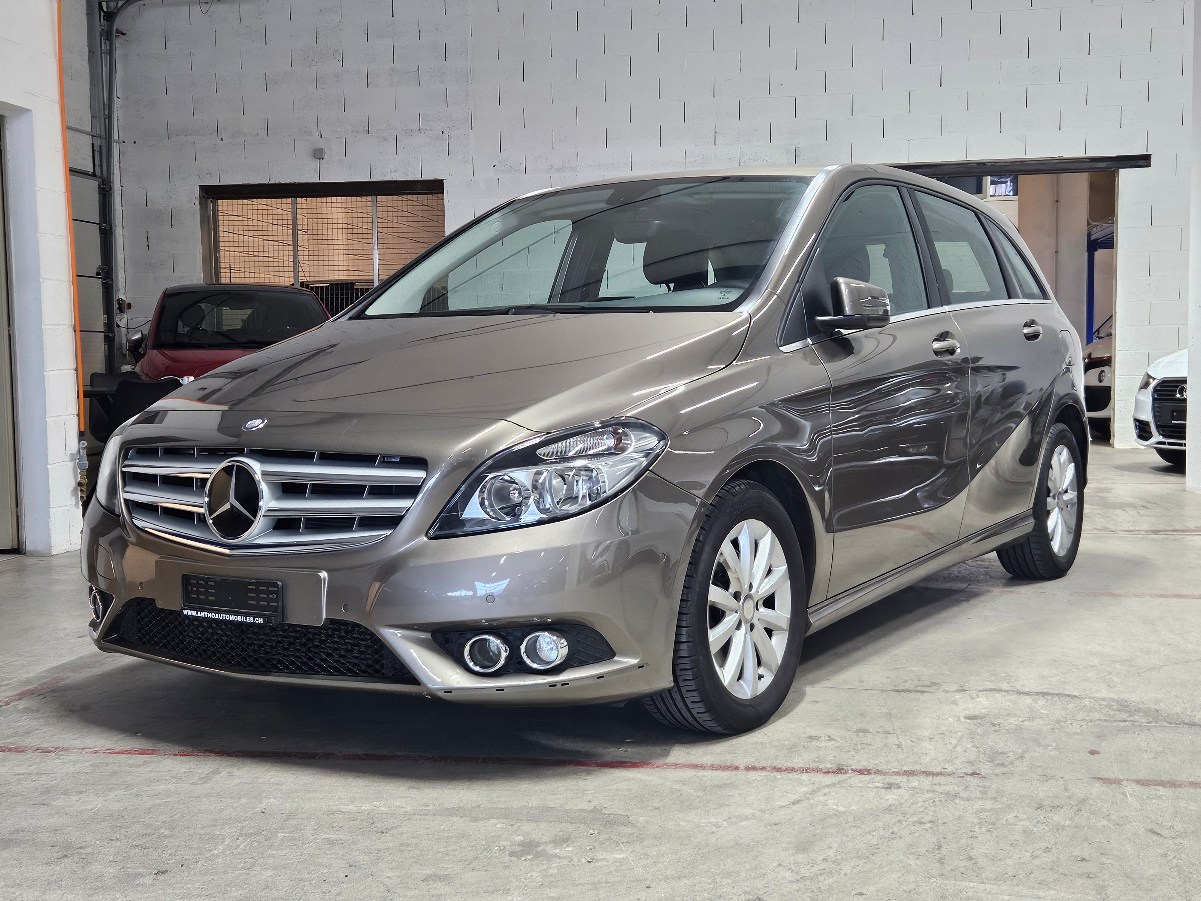 MERCEDES-BENZ B 200 7G-DCT