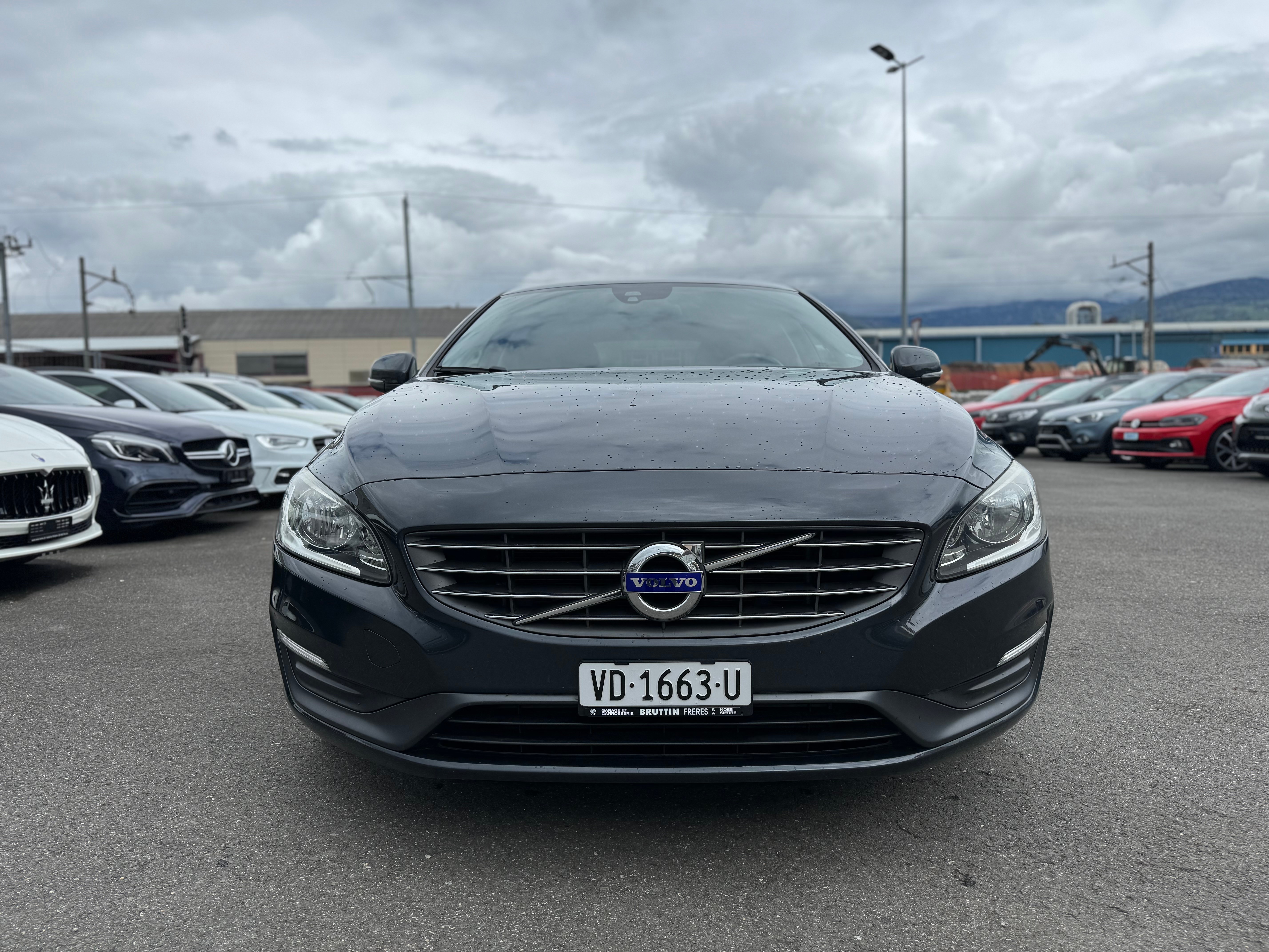 VOLVO V60 D5 AWD Momentum Geartronic