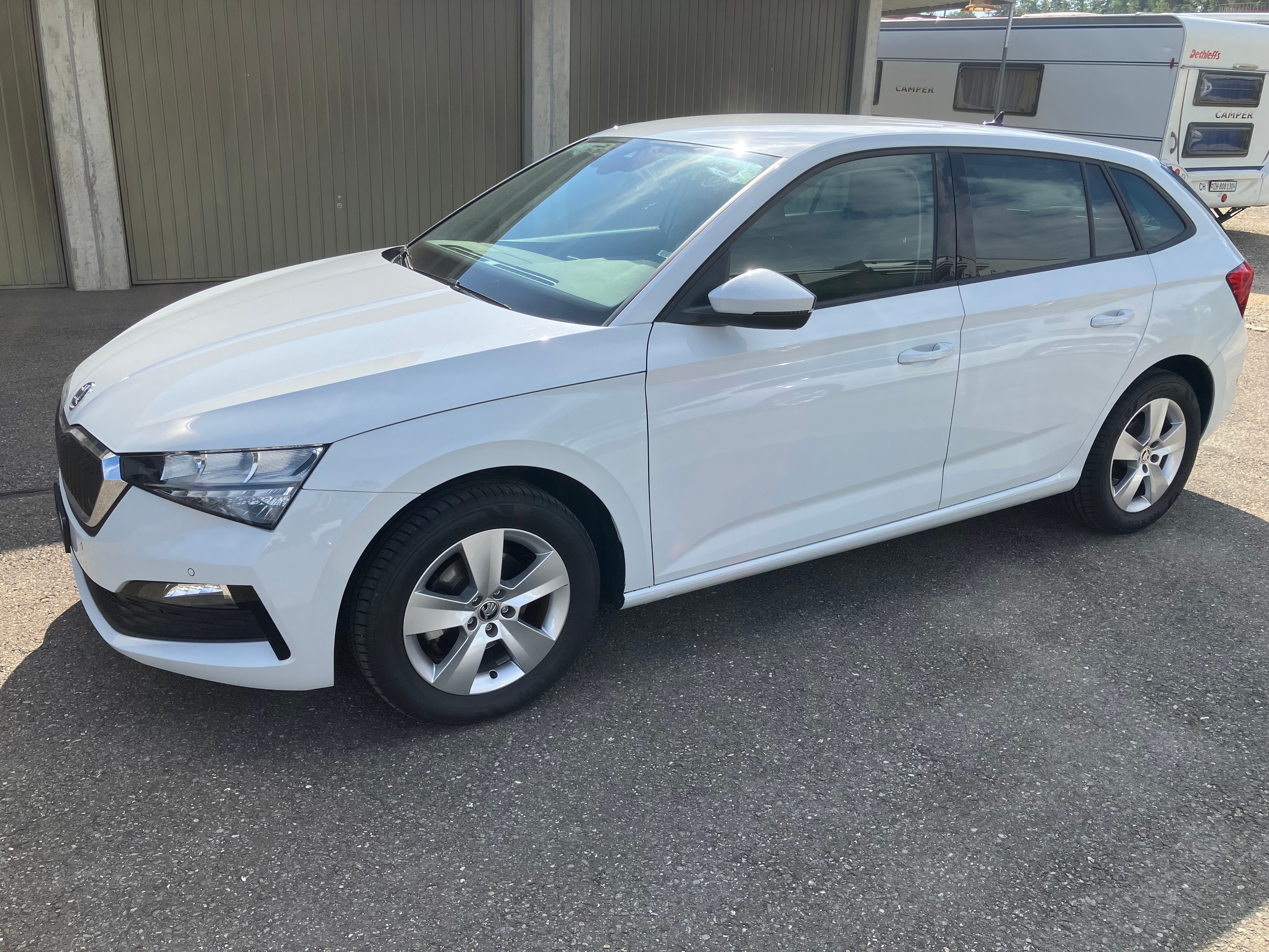 SKODA Scala 1.5 TSI ACT Ambition DSG / TOP GELEGENHEIT / NAVI / KAMERA / AHK / WERKSGARANTIE -03/25