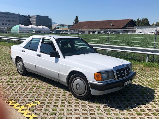 MERCEDES-BENZ 190 E 1.8