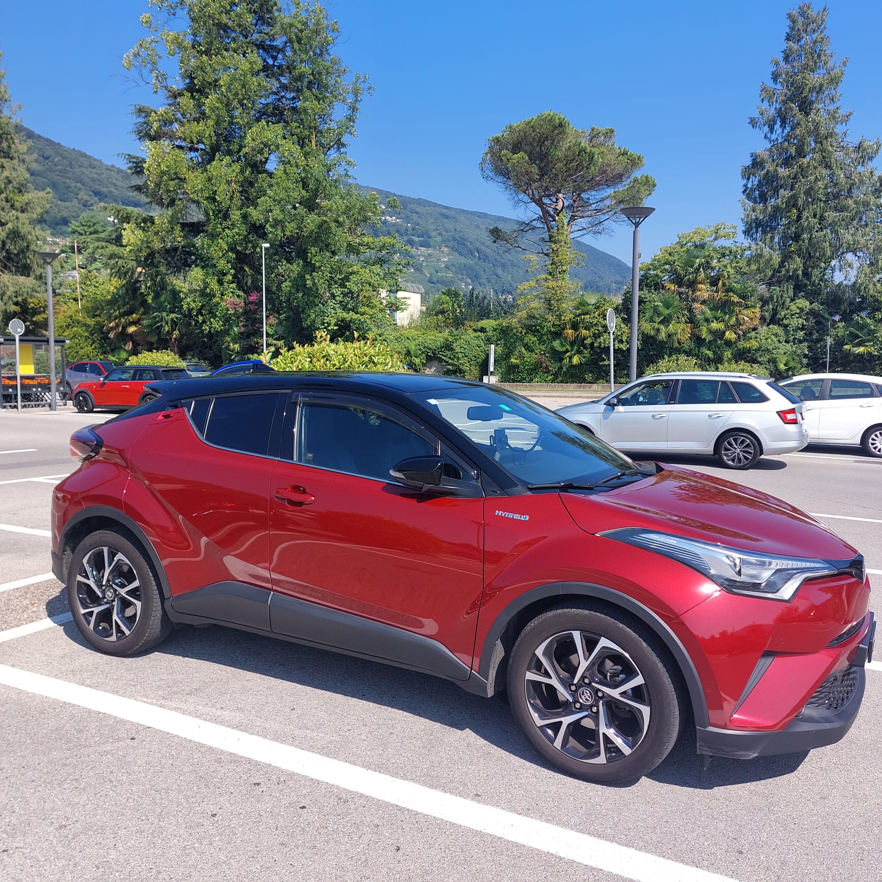 TOYOTA C-HR 1.8 HSD CVT Trend