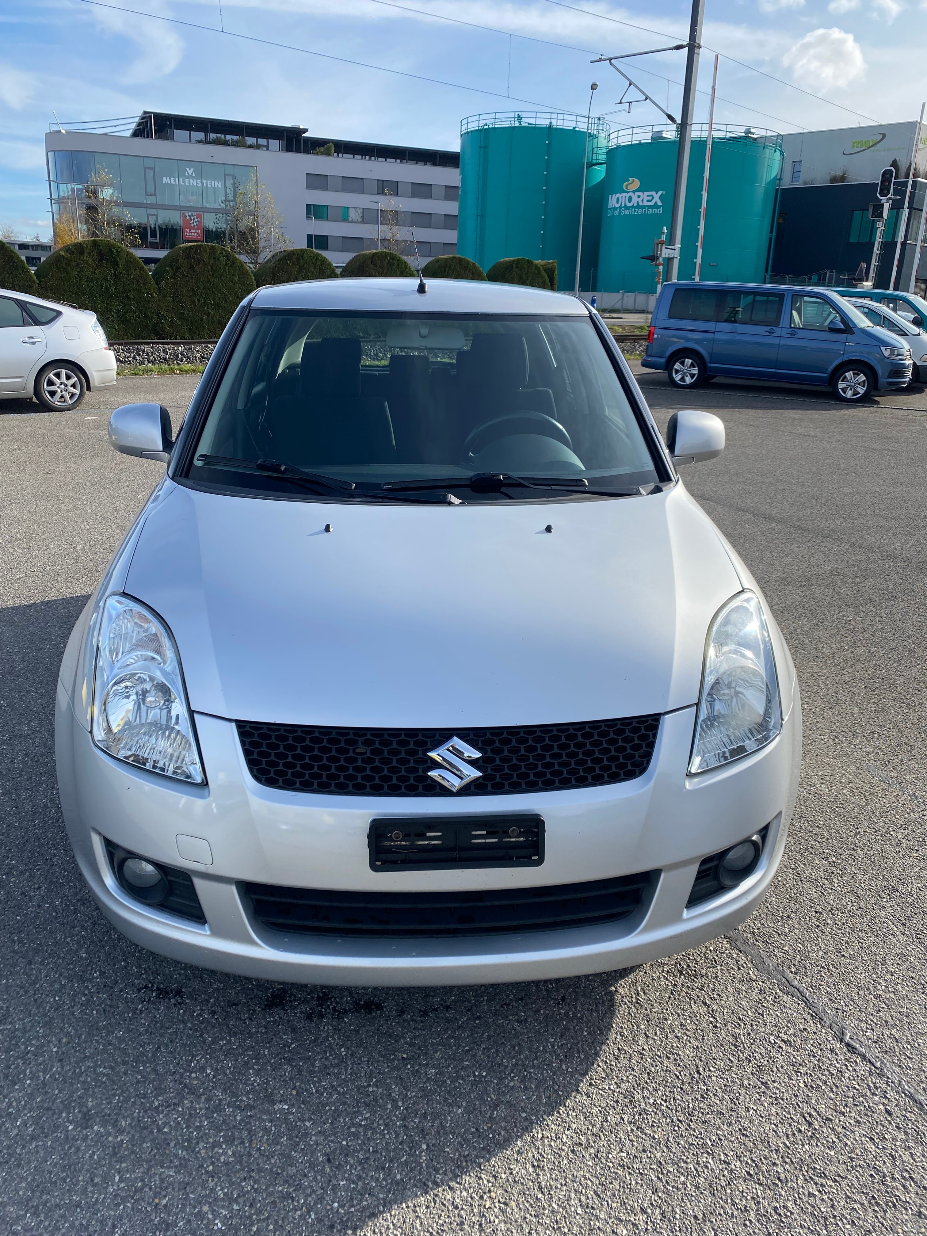 SUZUKI SWIFT