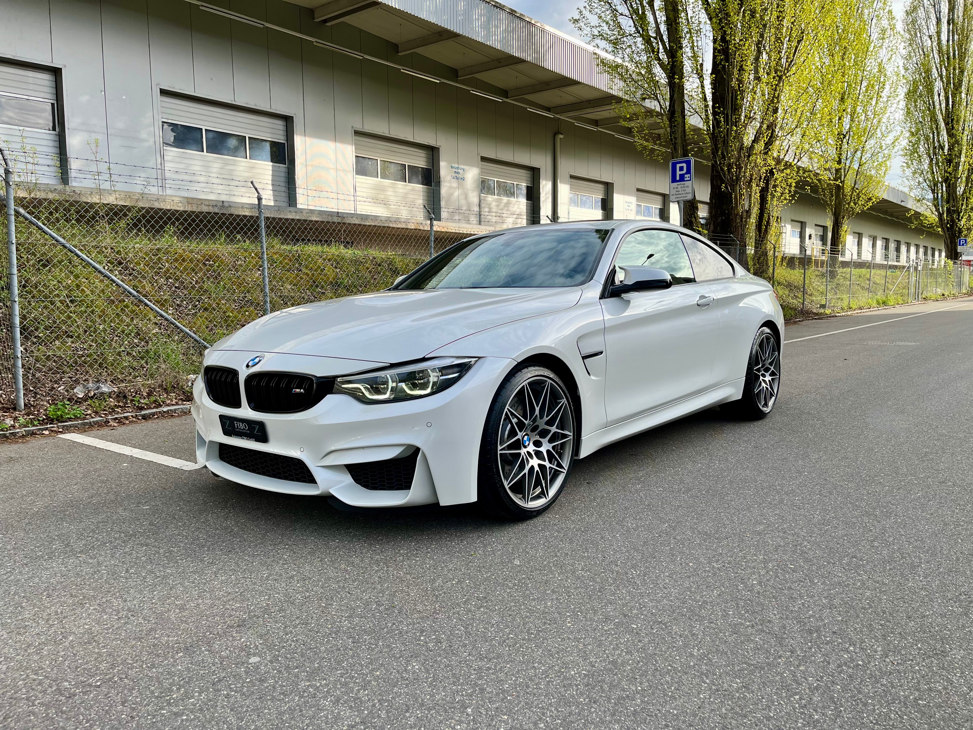 BMW M4 Coupé Competition DKG