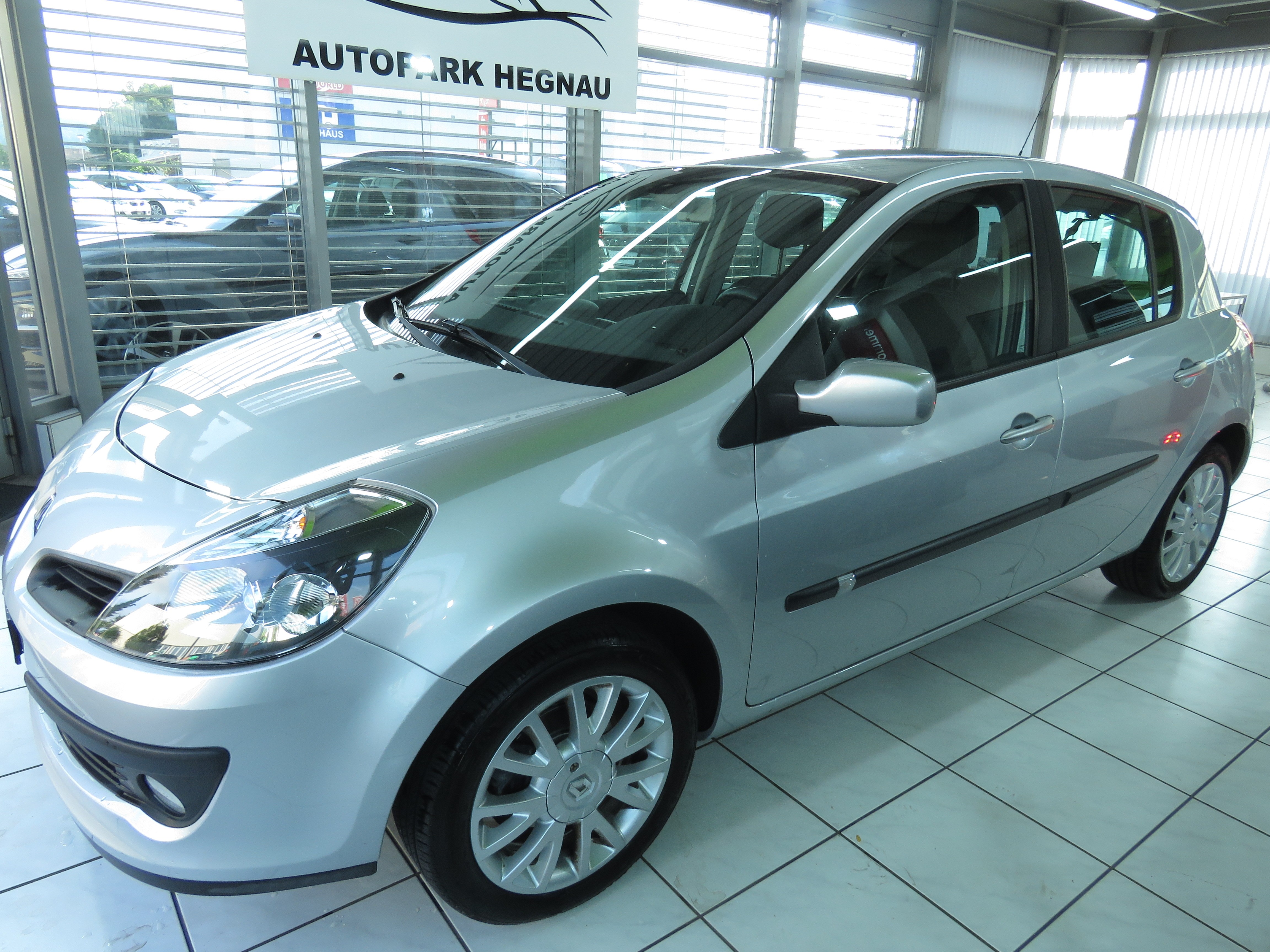 RENAULT Clio 1.6 16V Exception