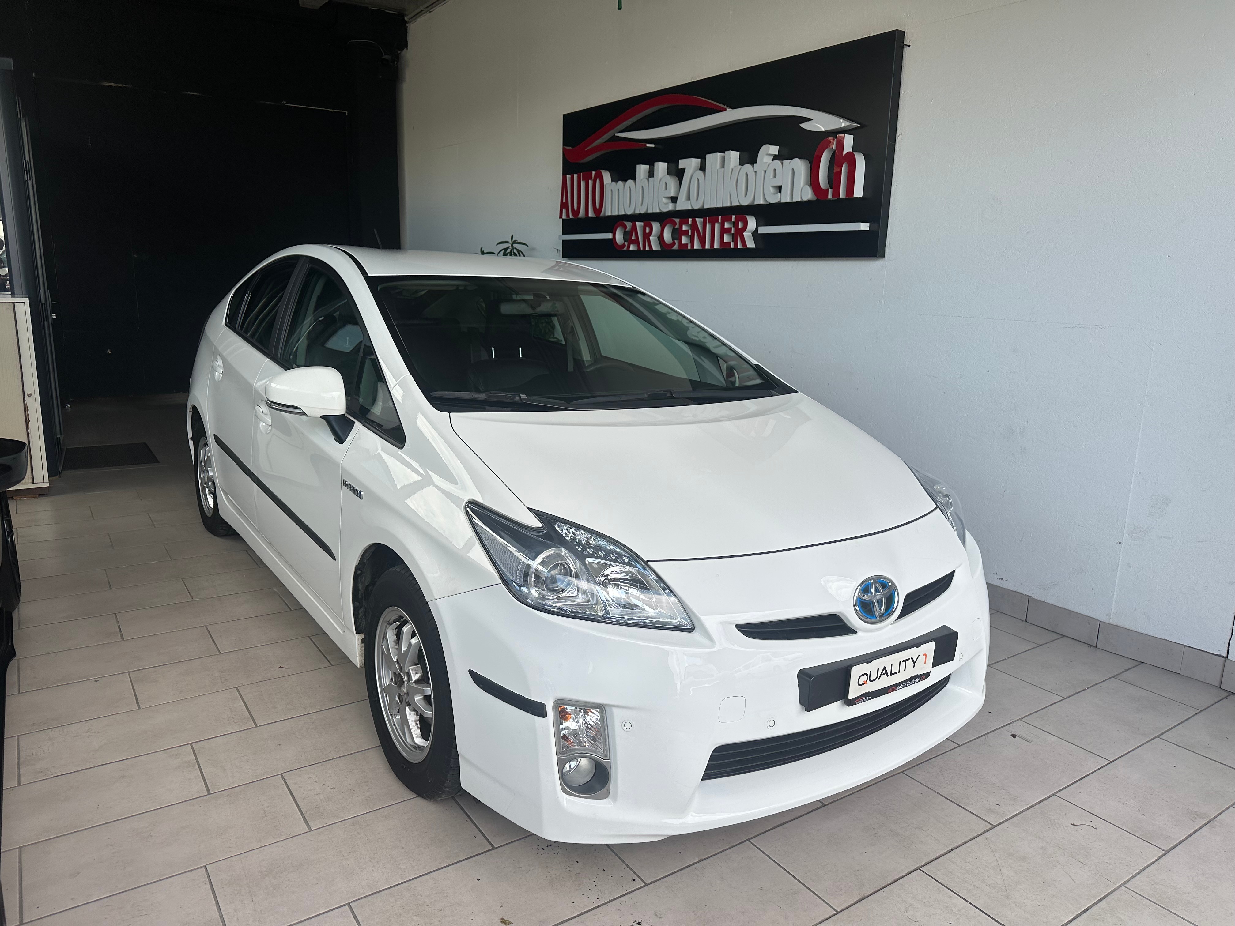 TOYOTA Prius 1.8 16V HSD Luna