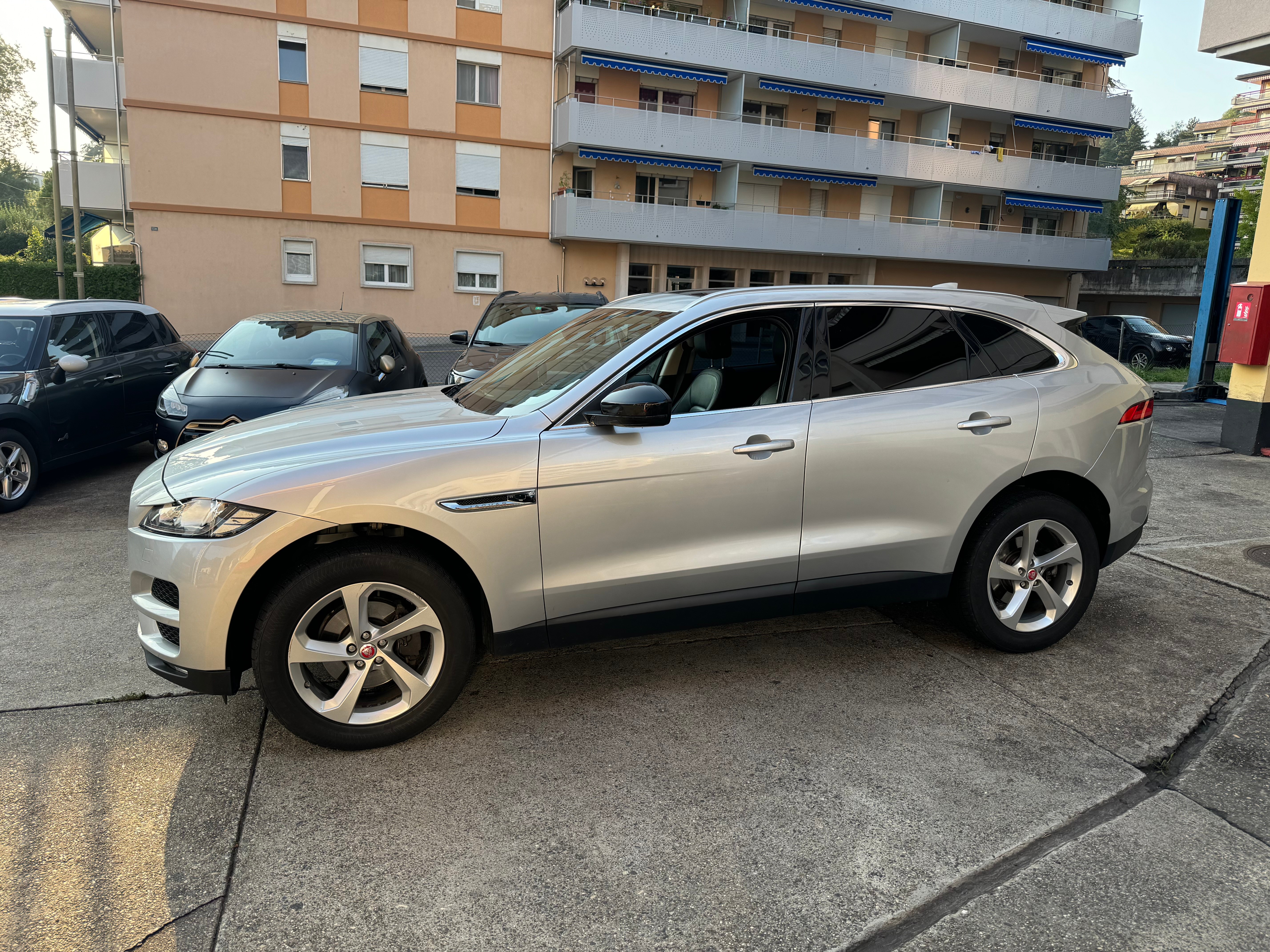 JAGUAR F-Pace 2.0d Prestige AWD Automatik