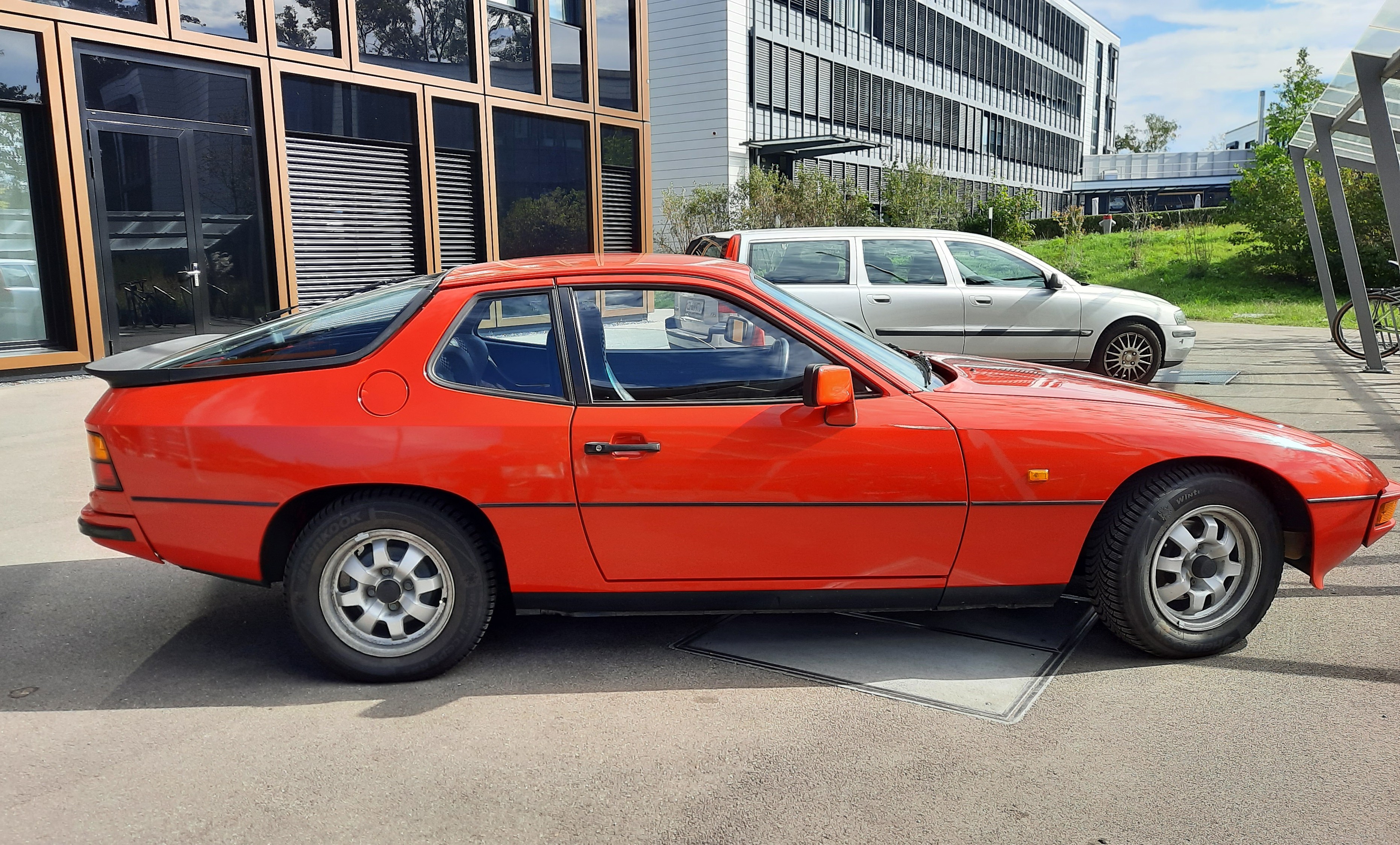 PORSCHE 924