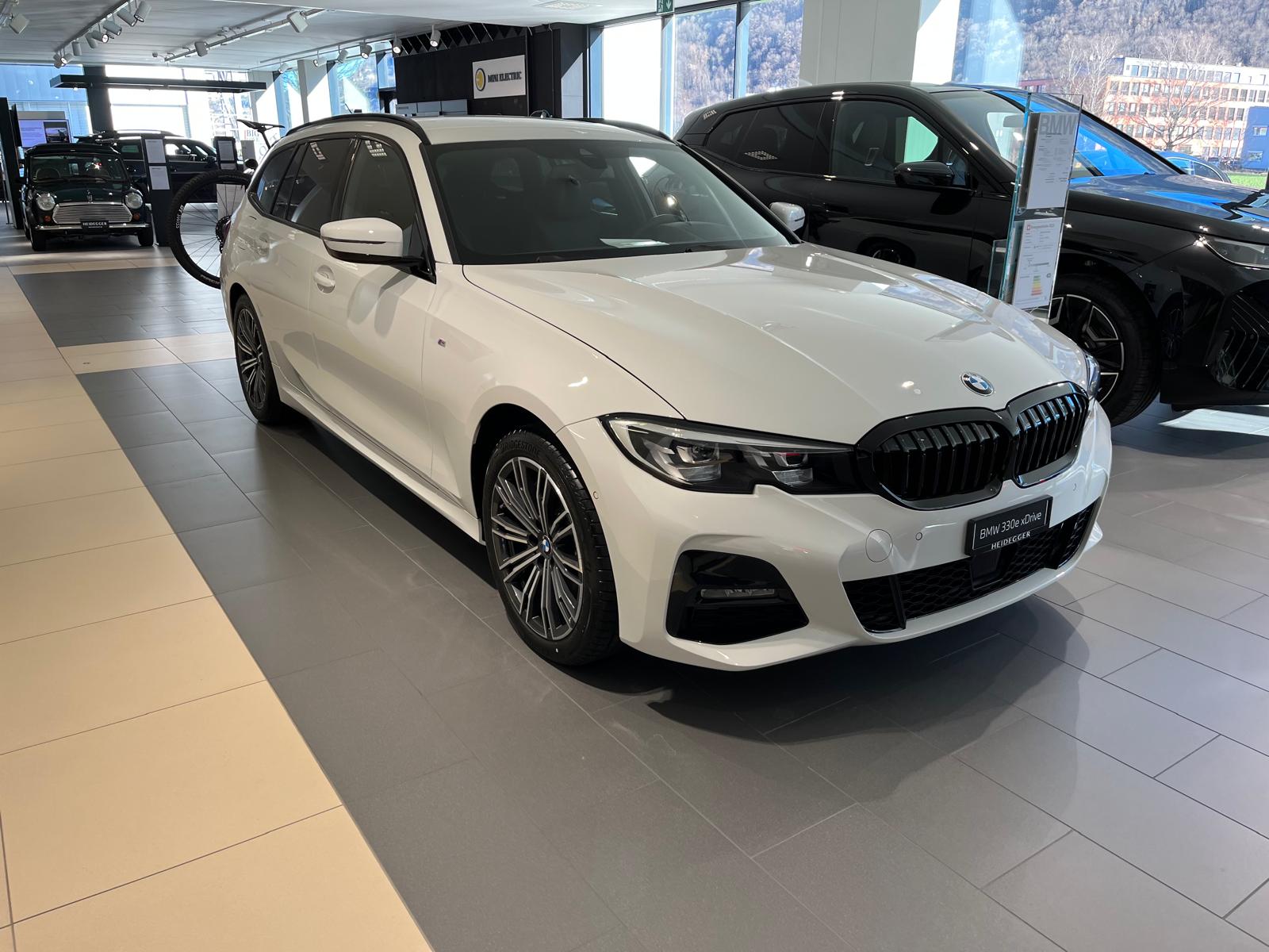 BMW 330e x DriveTouring M Sport Steptronic