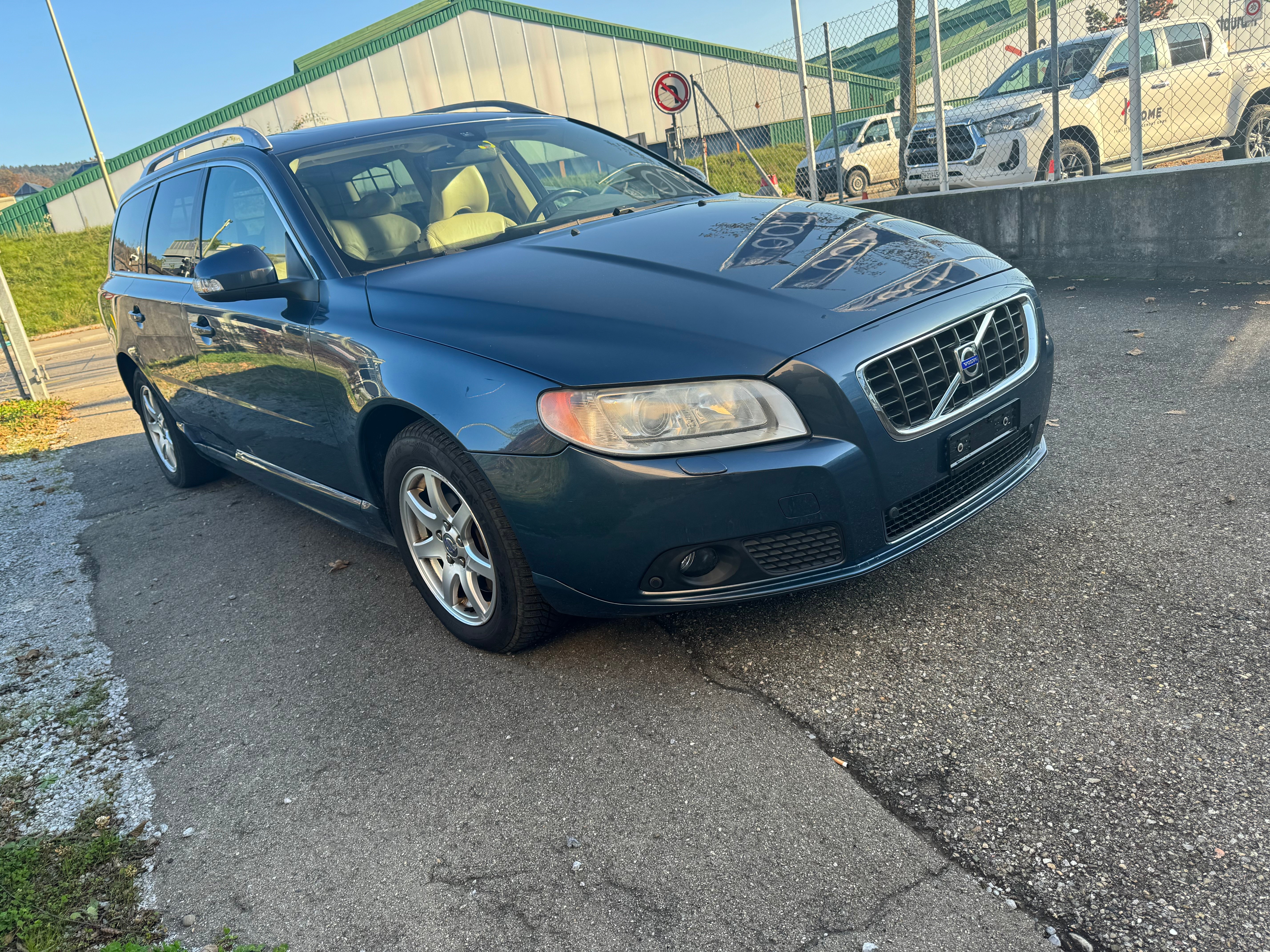 VOLVO V70 D5 AWD Summum Geartronic