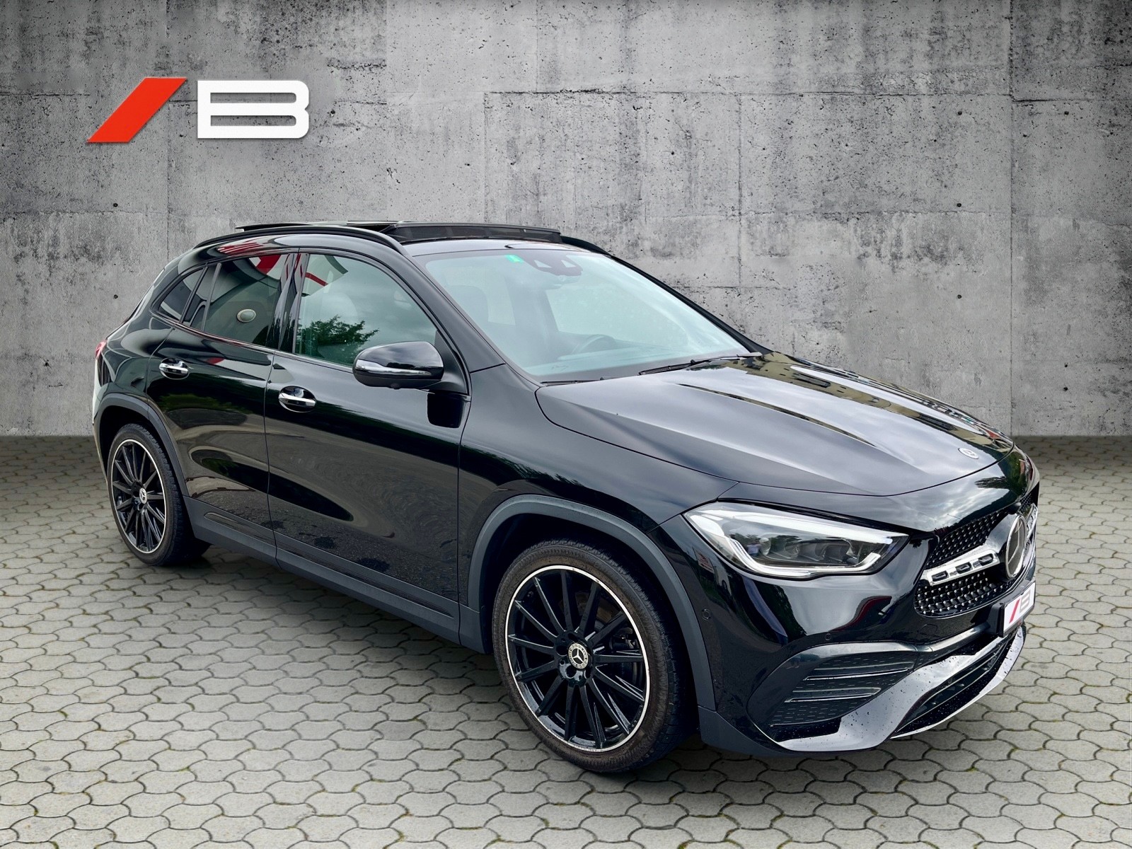 MERCEDES-BENZ GLA 250 4Matic AMG Line 8G-DCT