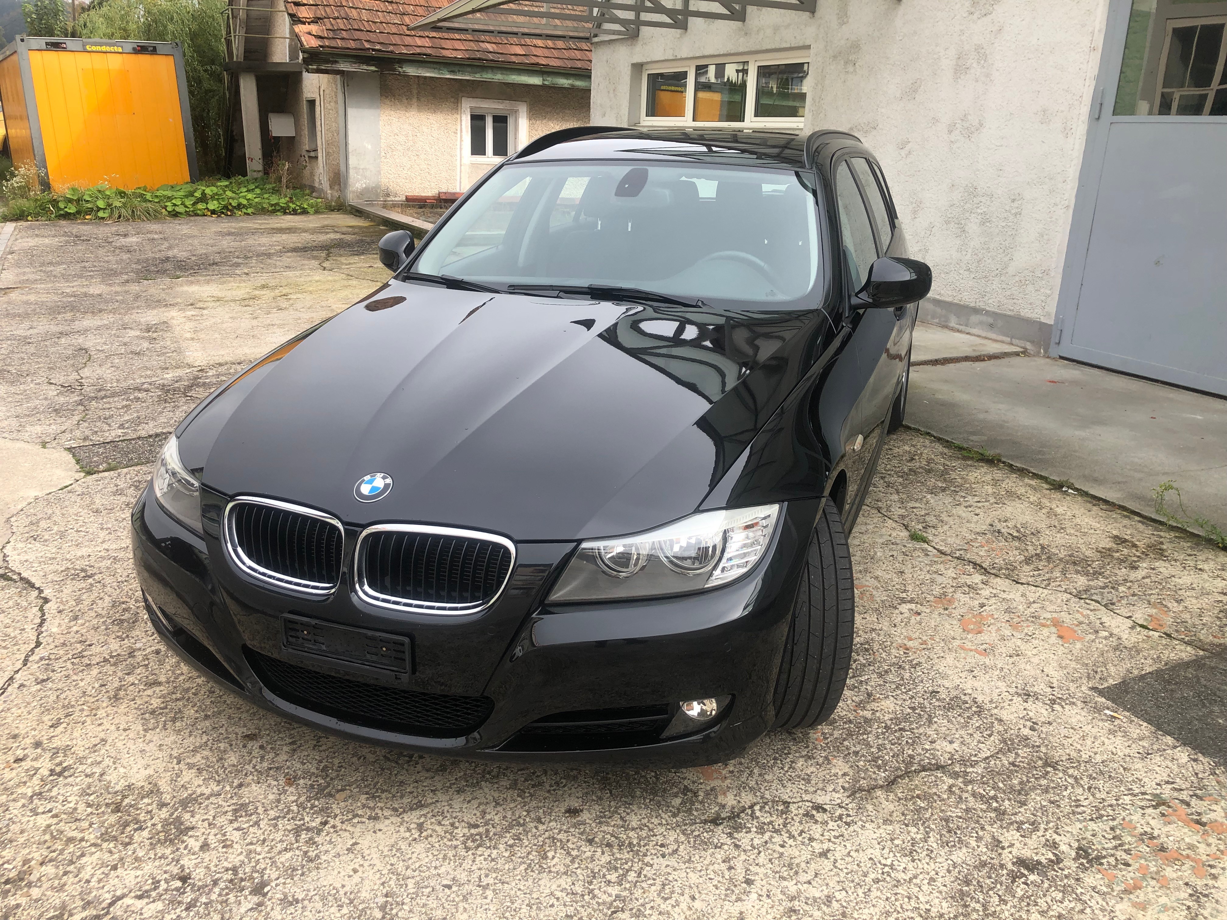 BMW 320i Touring