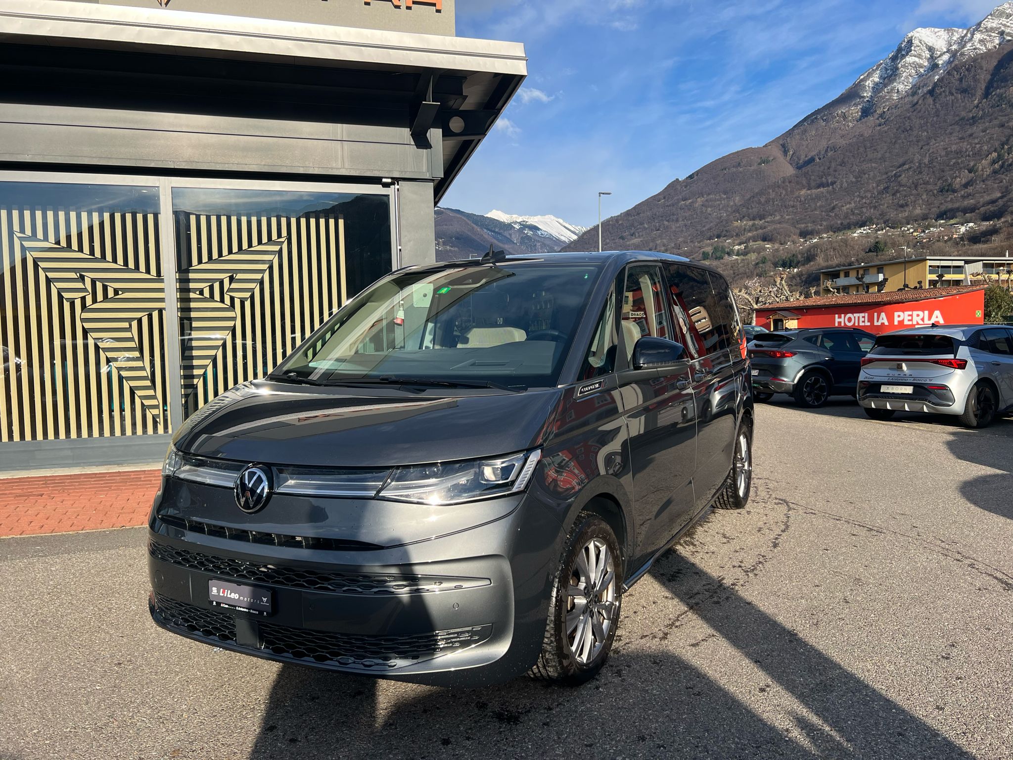 VW MULTIVAN Multivan 1.4 eHybrid Life Energetic DSG