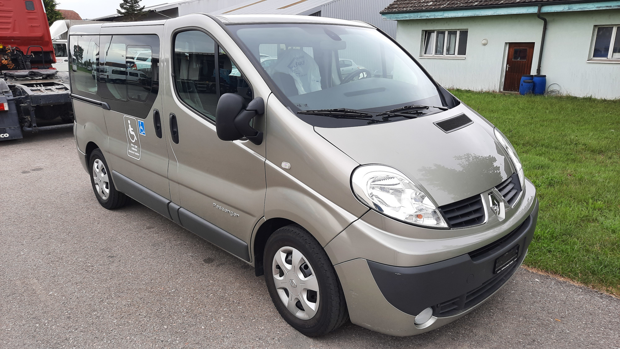 RENAULT Trafic 2.5dCi L1H1 Passenger Expression