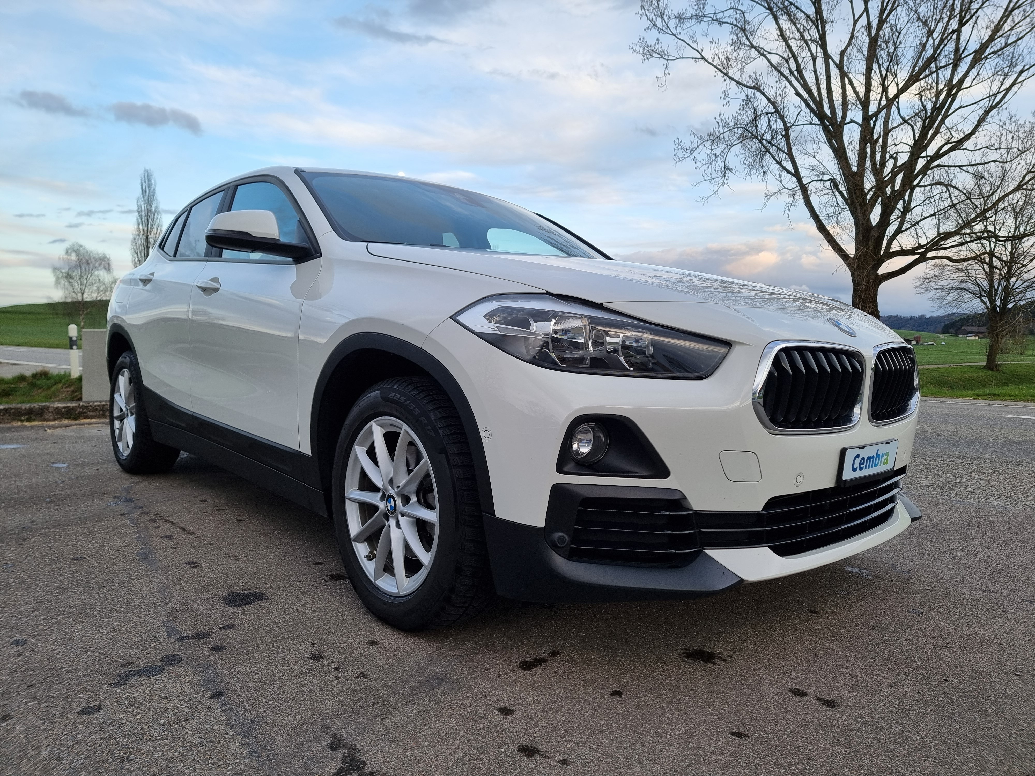 BMW X2 xDrive 18d AB:MFK UND SERVICE*TEMPOMAT MIT BREMSFUNKTION*NAVI*PRKHILFEASISTENT VORNE UND HINTEN*