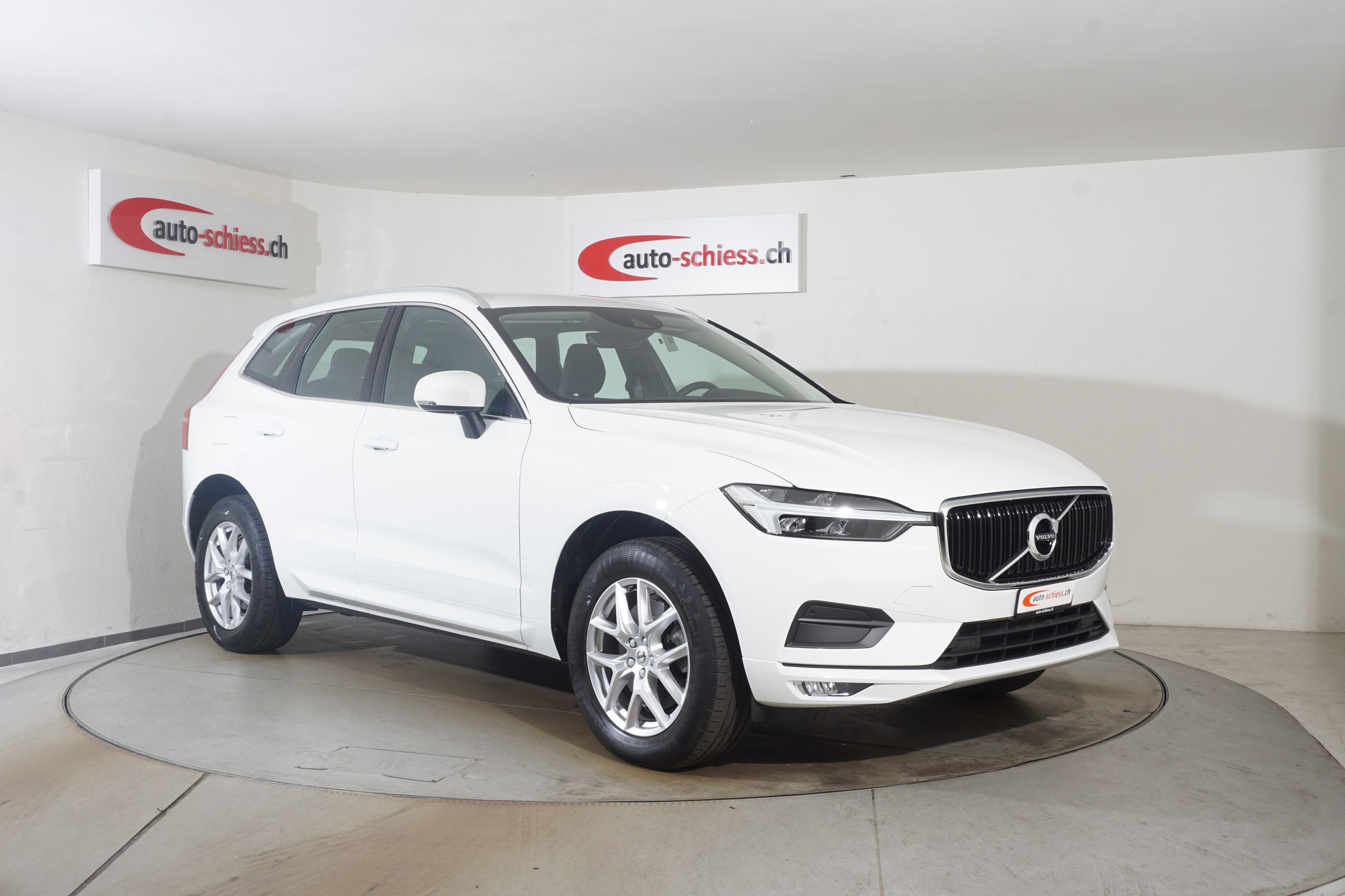 VOLVO XC60 B4 Diesel Mild Hybrid AWD Momentum Geartronic