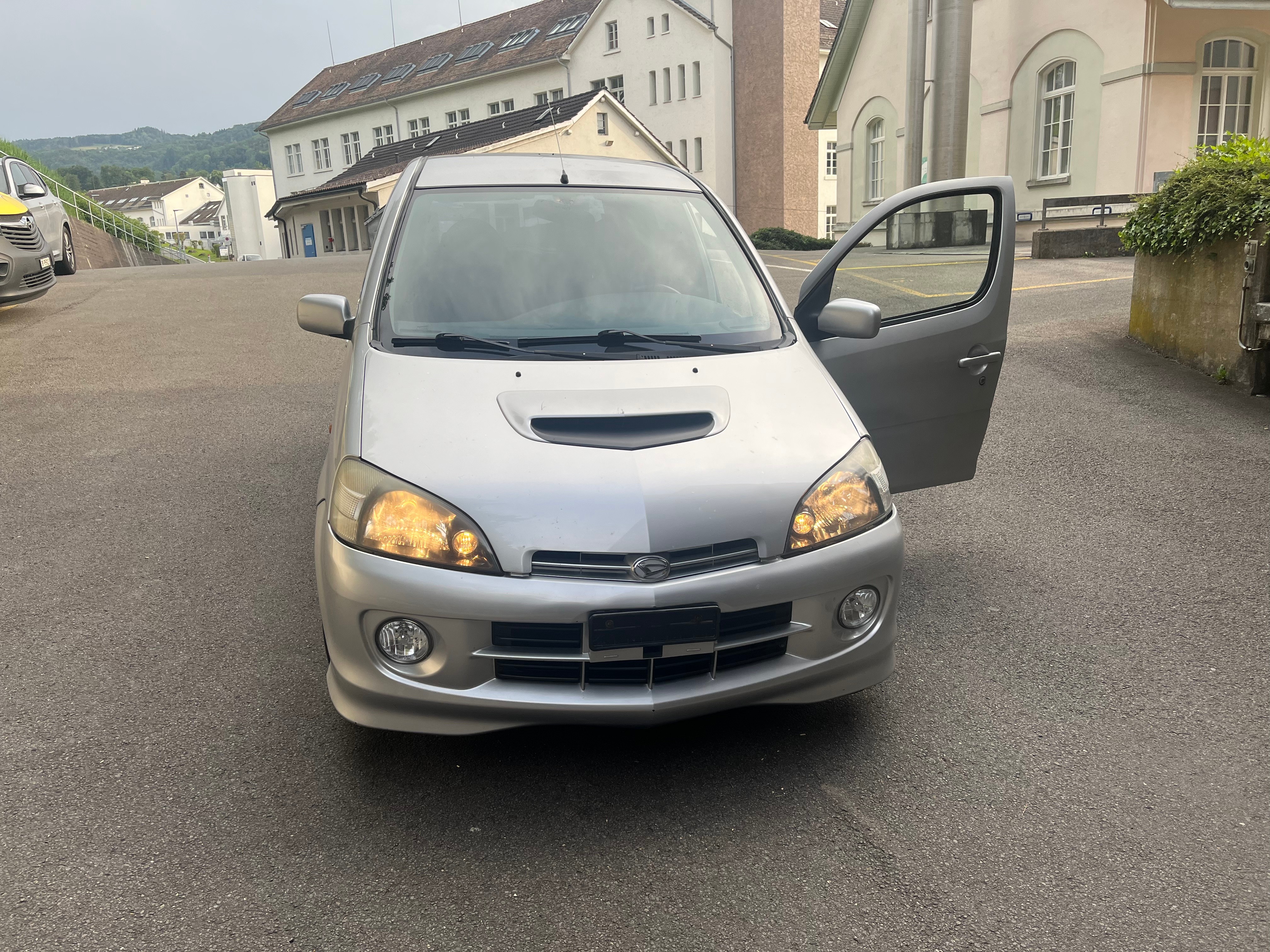 DAIHATSU YRV 1.3i 16V Turbo