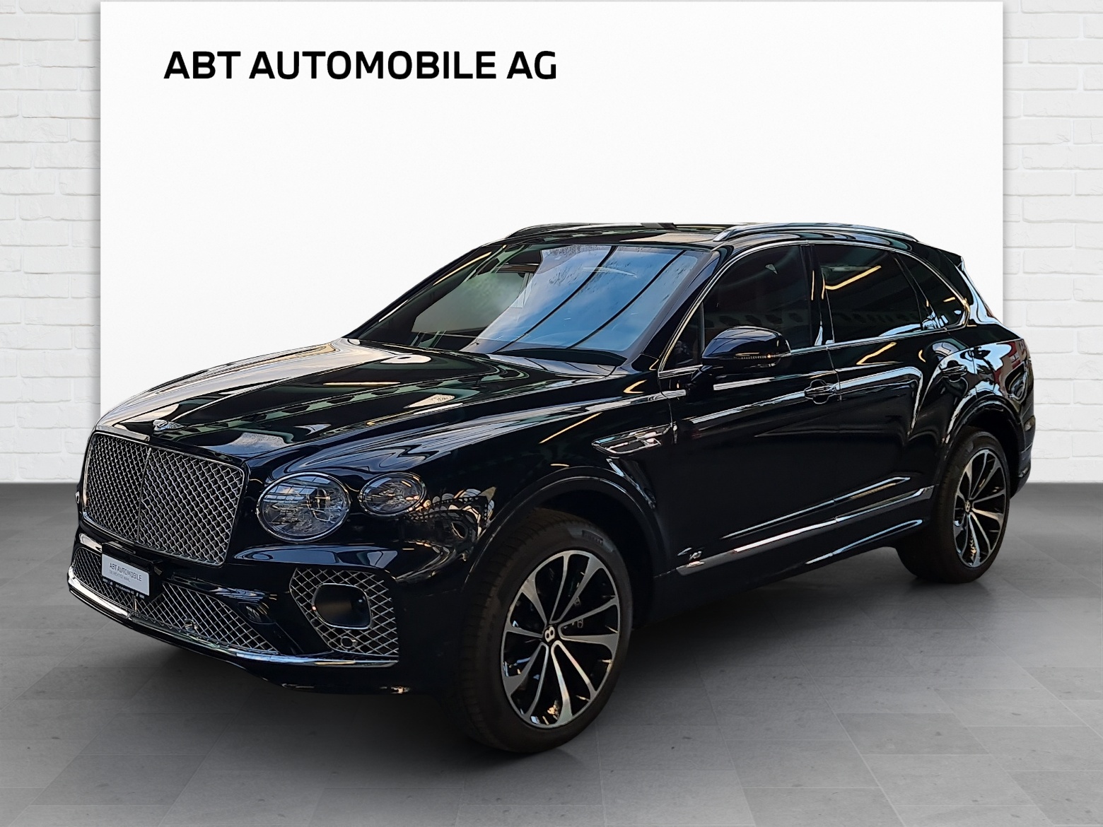 BENTLEY Bentayga V8