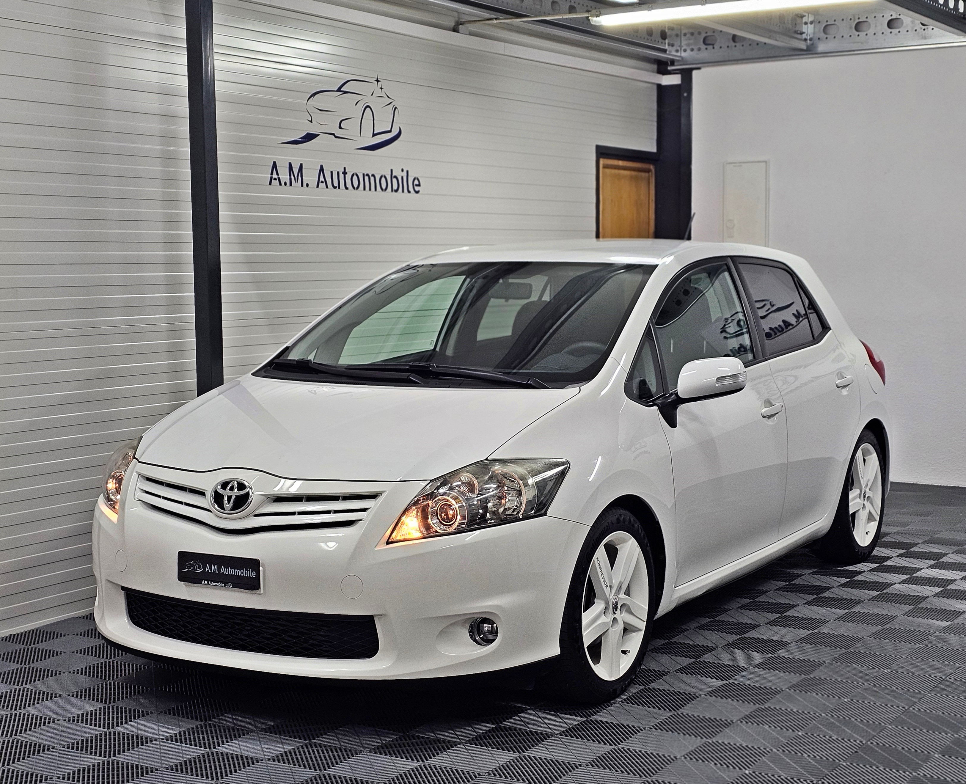 TOYOTA Auris 1.8 Linea Luna Bemani Kompressorumbau