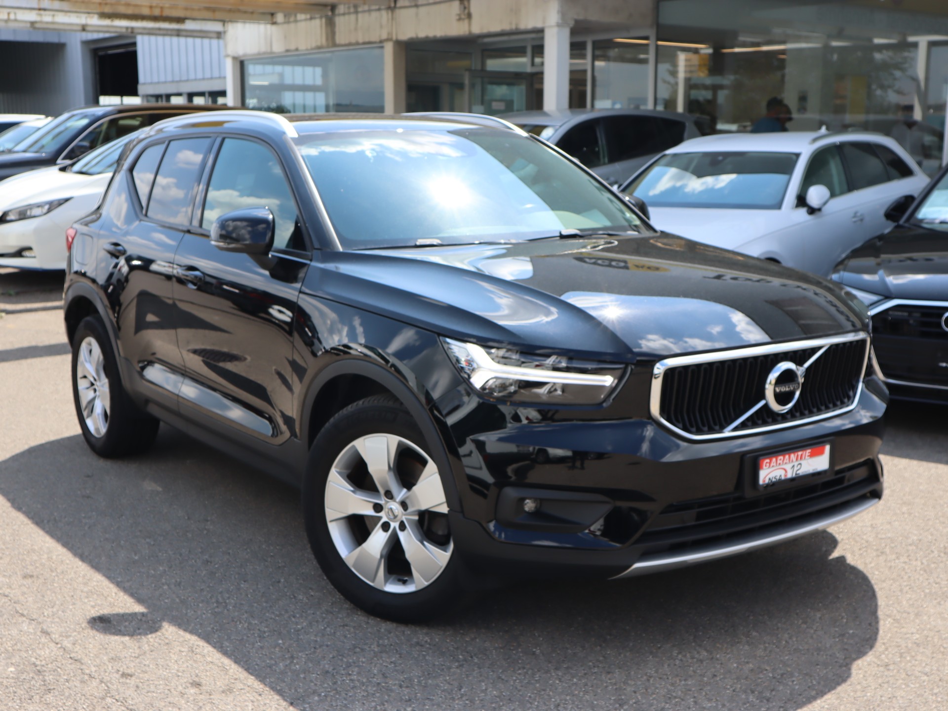 VOLVO XC40 D3 AWD Momentum Geartronic ** Teil-Leder Ausstattung ** Navi mit RF-kamera ** Frisch ab MFK **