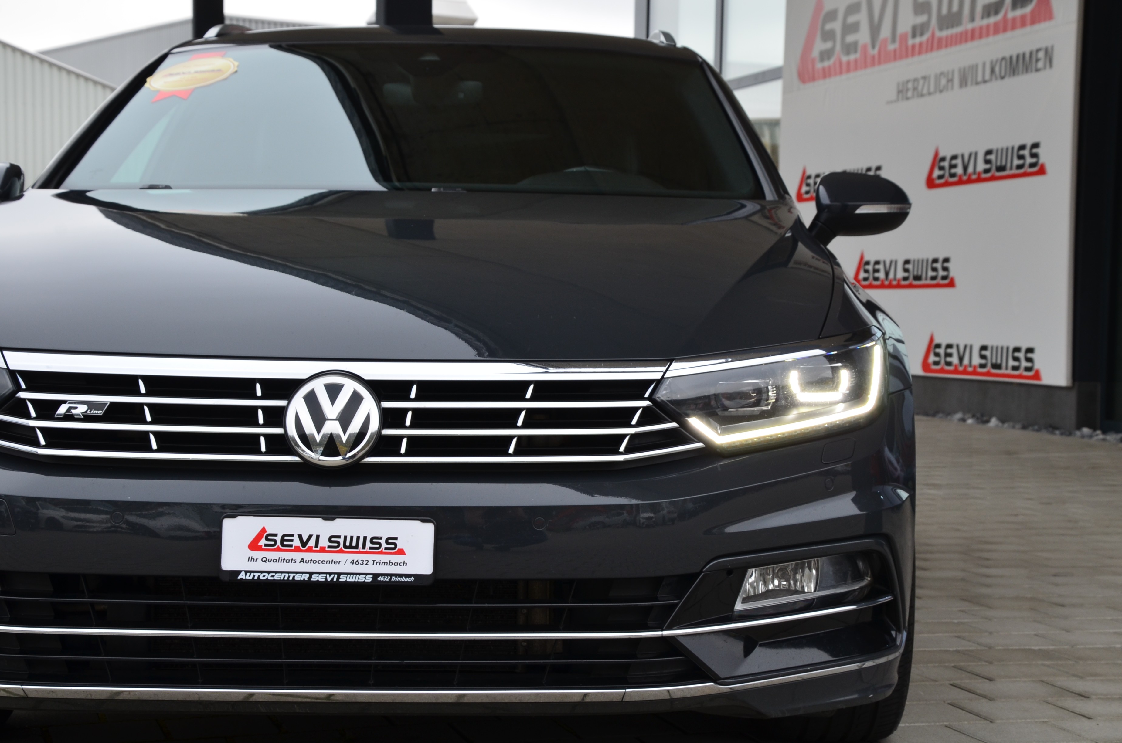 VW Passat Variant 1.8 TSI BMT Highline DSG*R-Line*