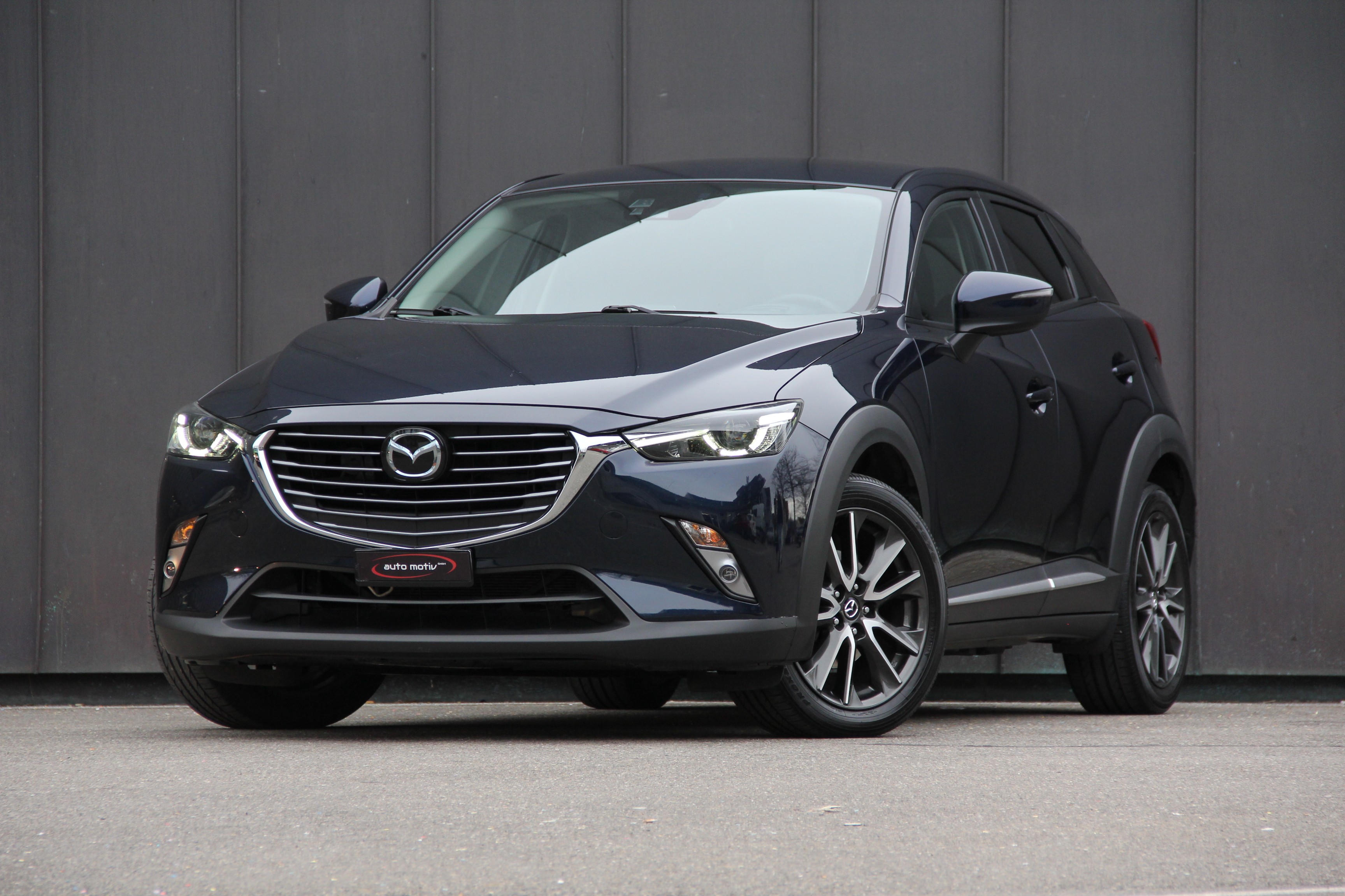 MAZDA CX-3 SKYACTIV-D 105 Revolution AWD Automat. *NAVI* *RÜCKFAHRKAMERA* *DISTANZ-TEMPOMAT* *TOTWINKELASS.* *LEDER* *AUTOMAT