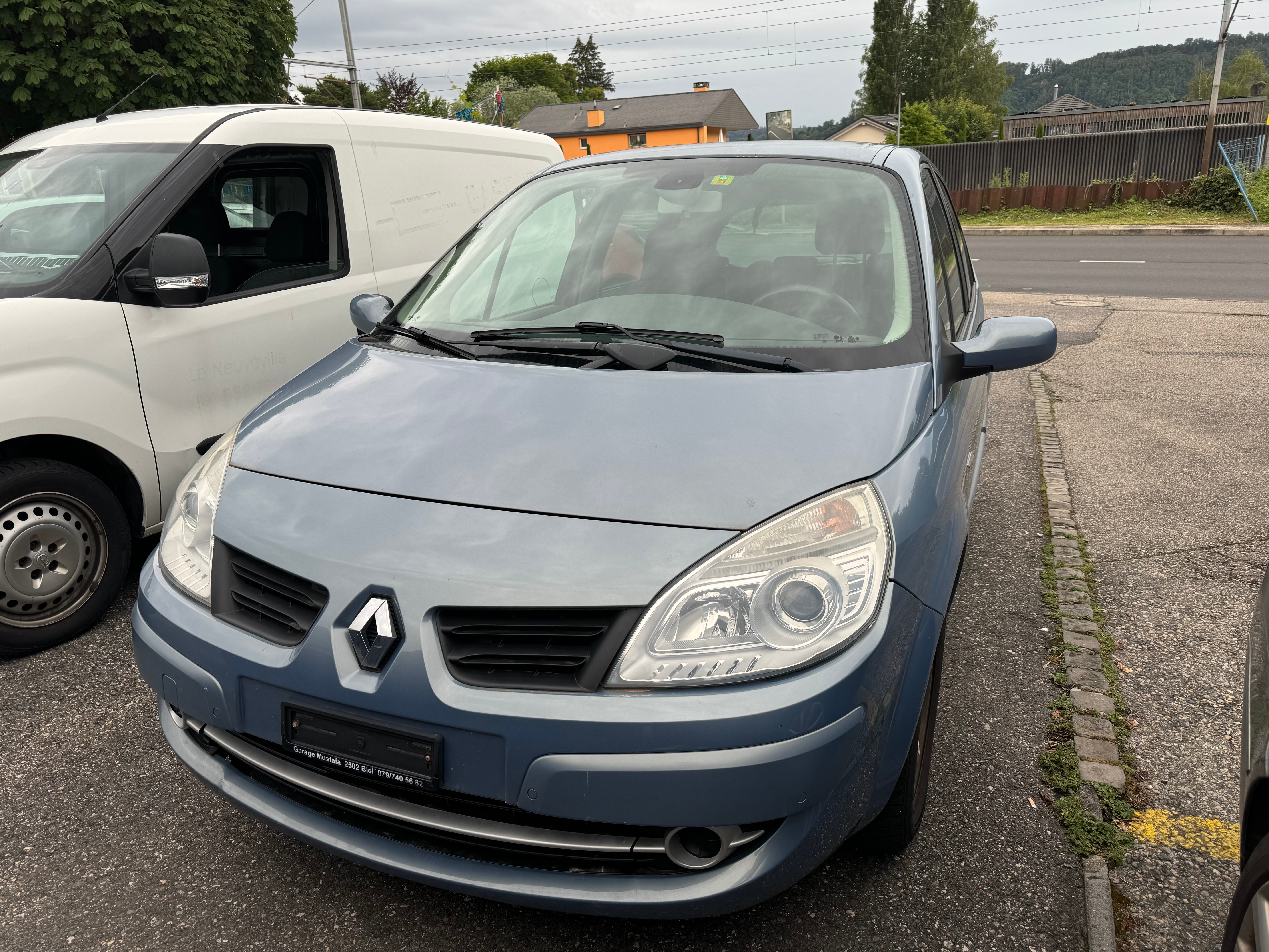 RENAULT Scénic 2.0 16V Authentique Confort