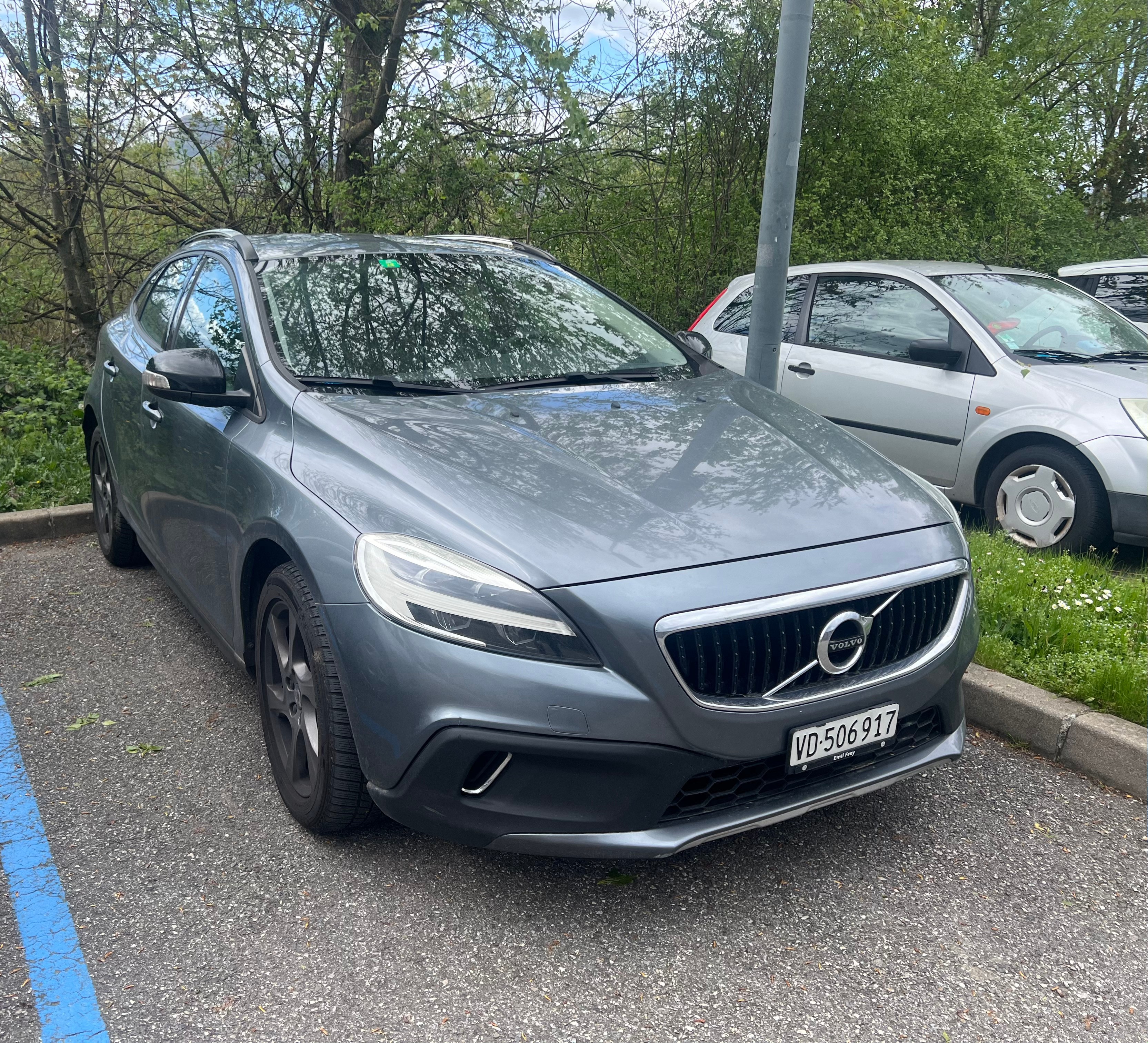 VOLVO V40 Cross Country