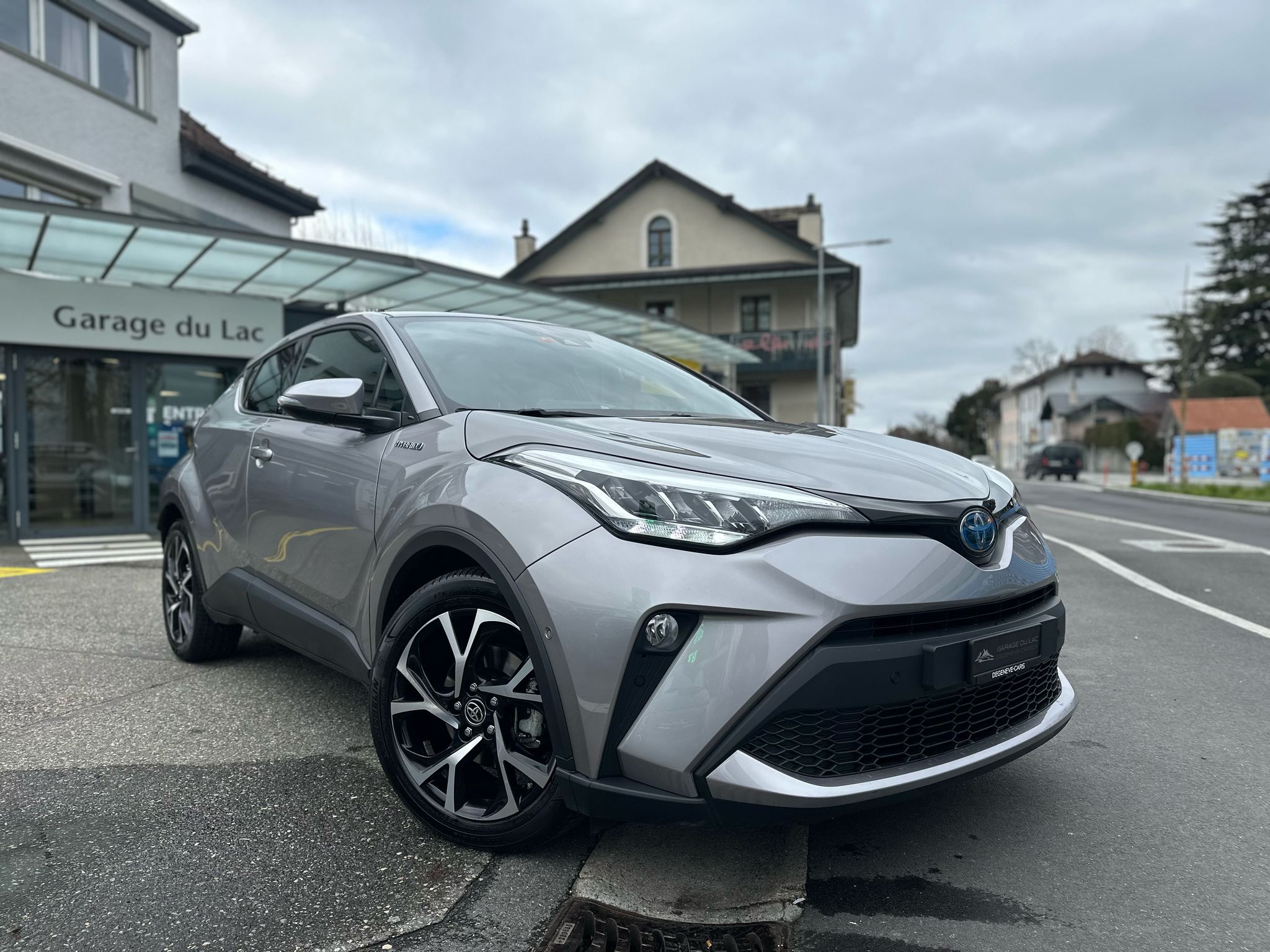 TOYOTA C-HR 2.0 HSD CVT Trend