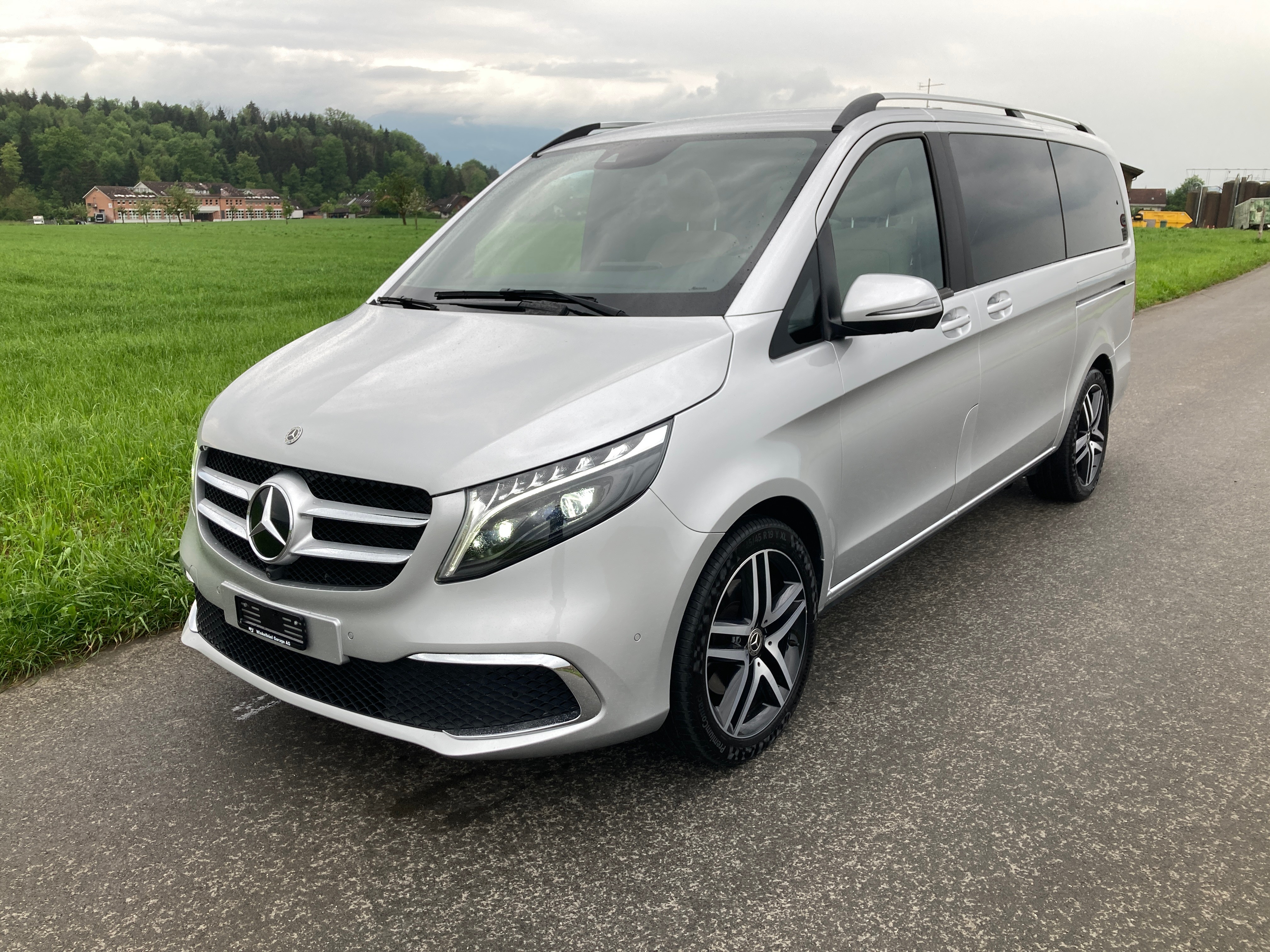 MERCEDES-BENZ V 300 d lang Swiss Edition 4Matic 9G-Tronic mit Standheizung