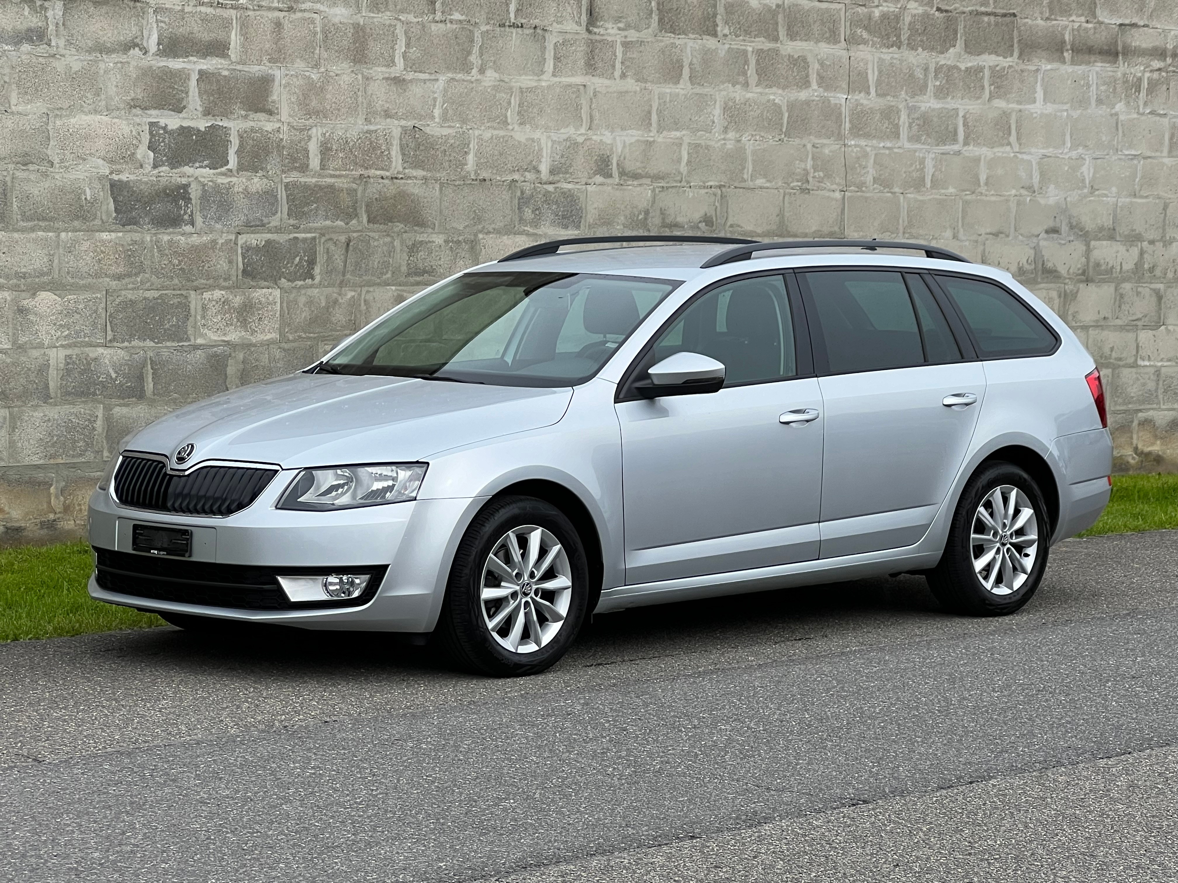 SKODA Octavia Combi 1.6 TDI Active DSG