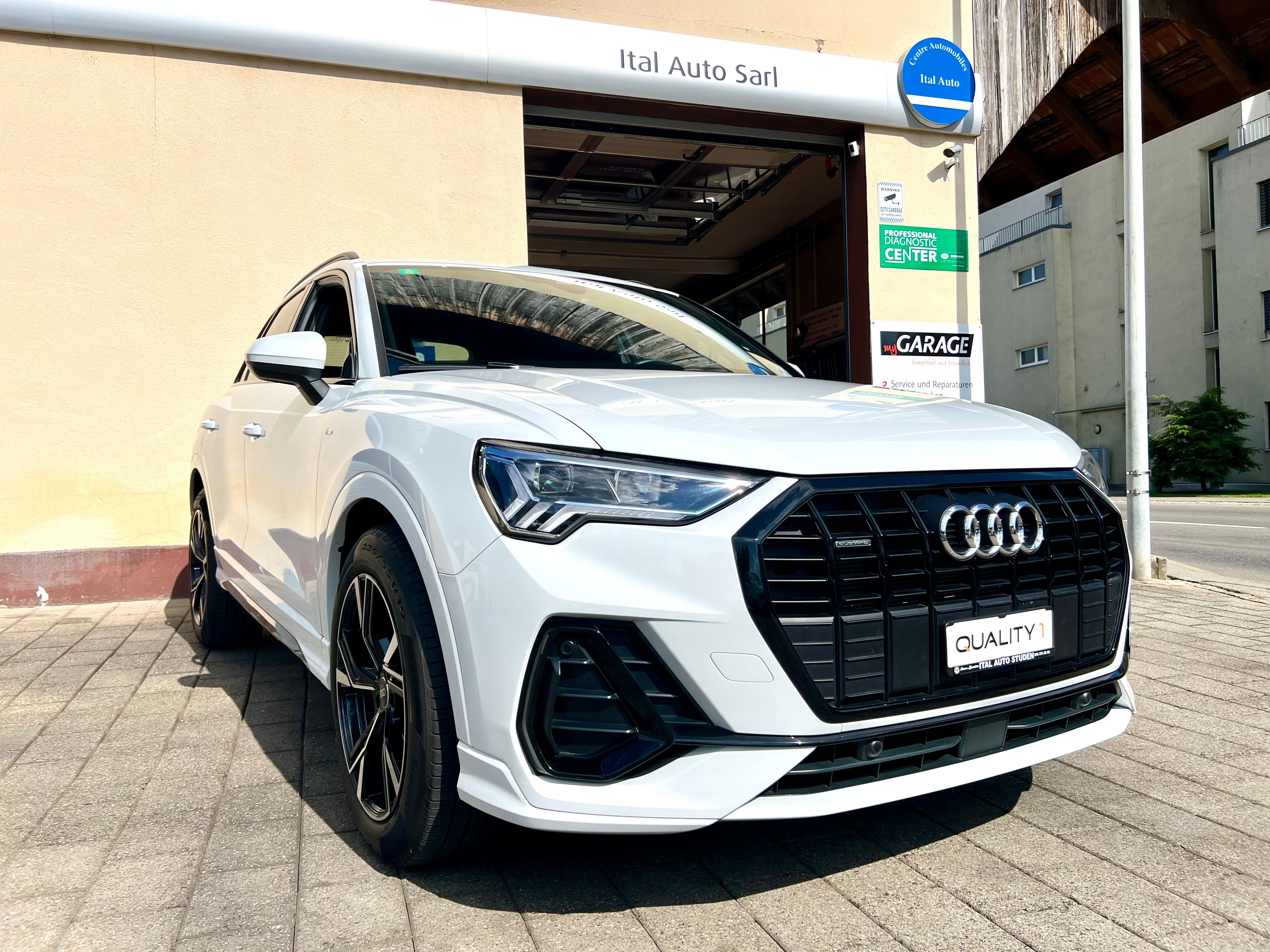 AUDI Q3 40 TDI S line quattro S-tronic