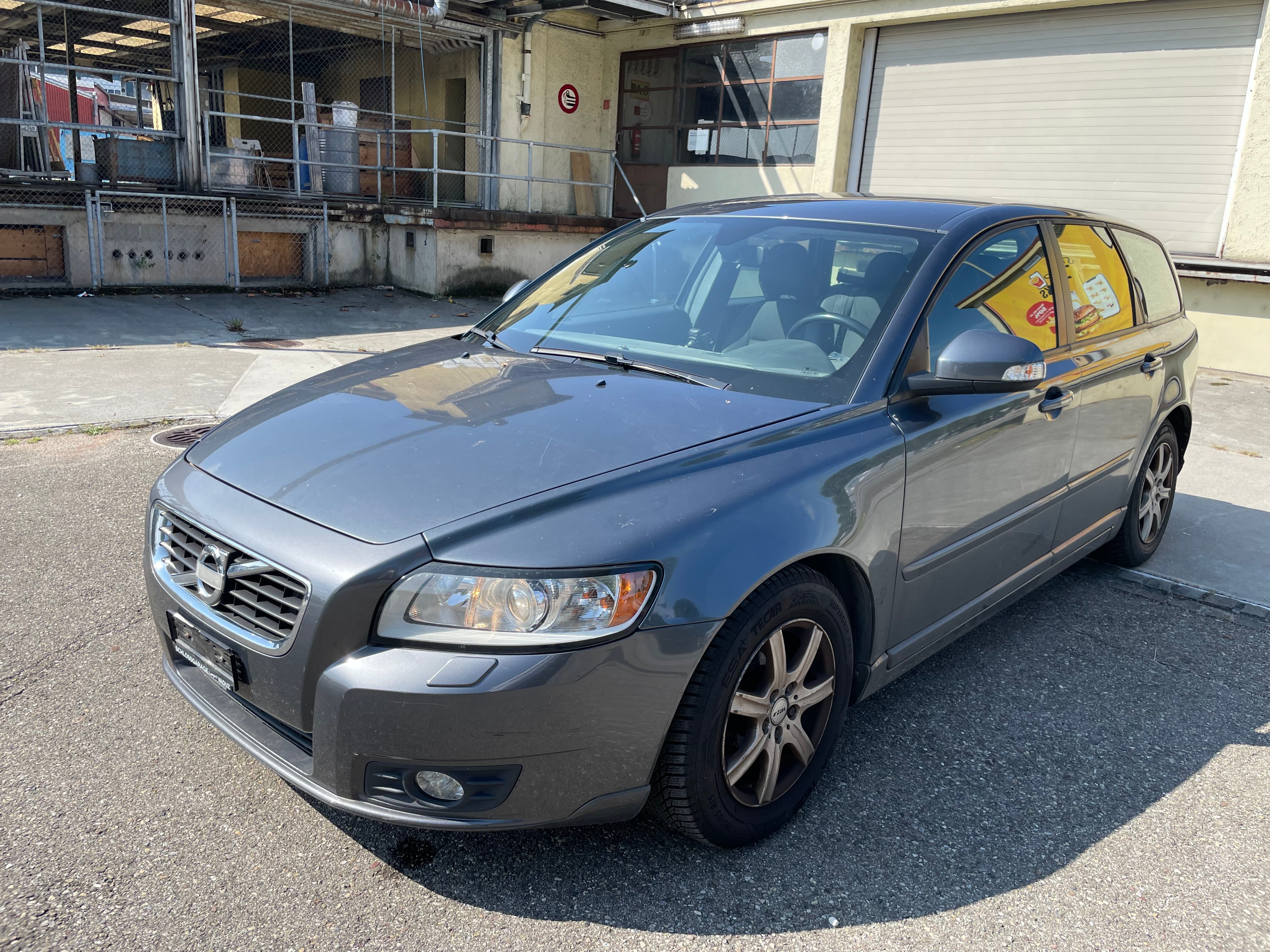 VOLVO V50