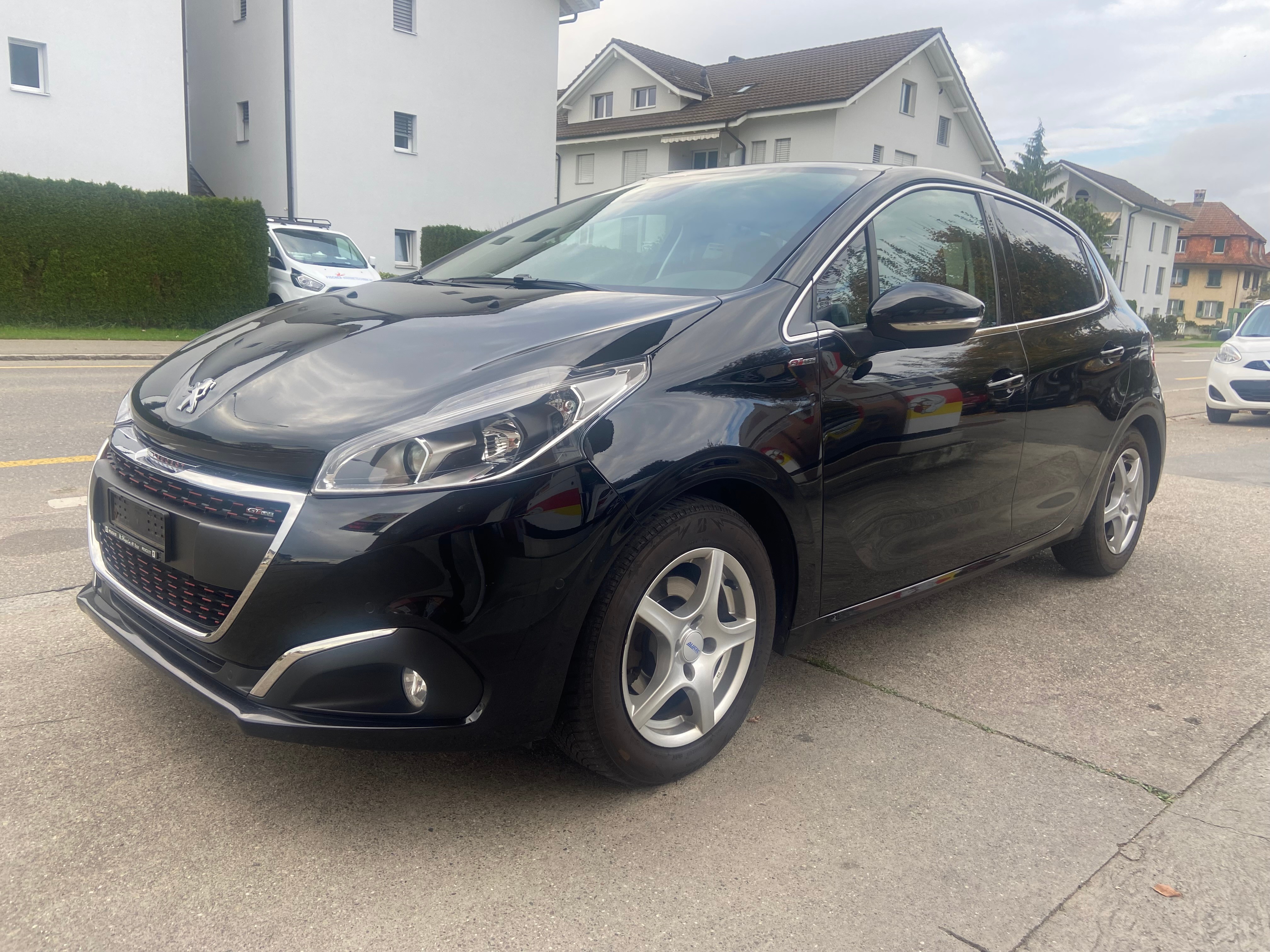 PEUGEOT 208 1.2 PureTech GT Line EAT6