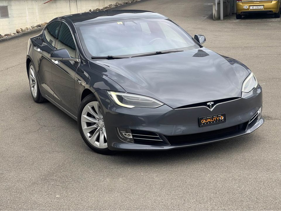 TESLA Model S 75 D