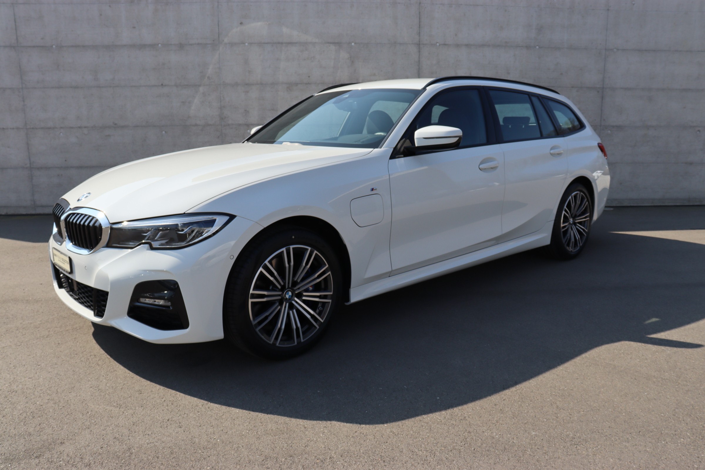 BMW 330e xDrive Touring