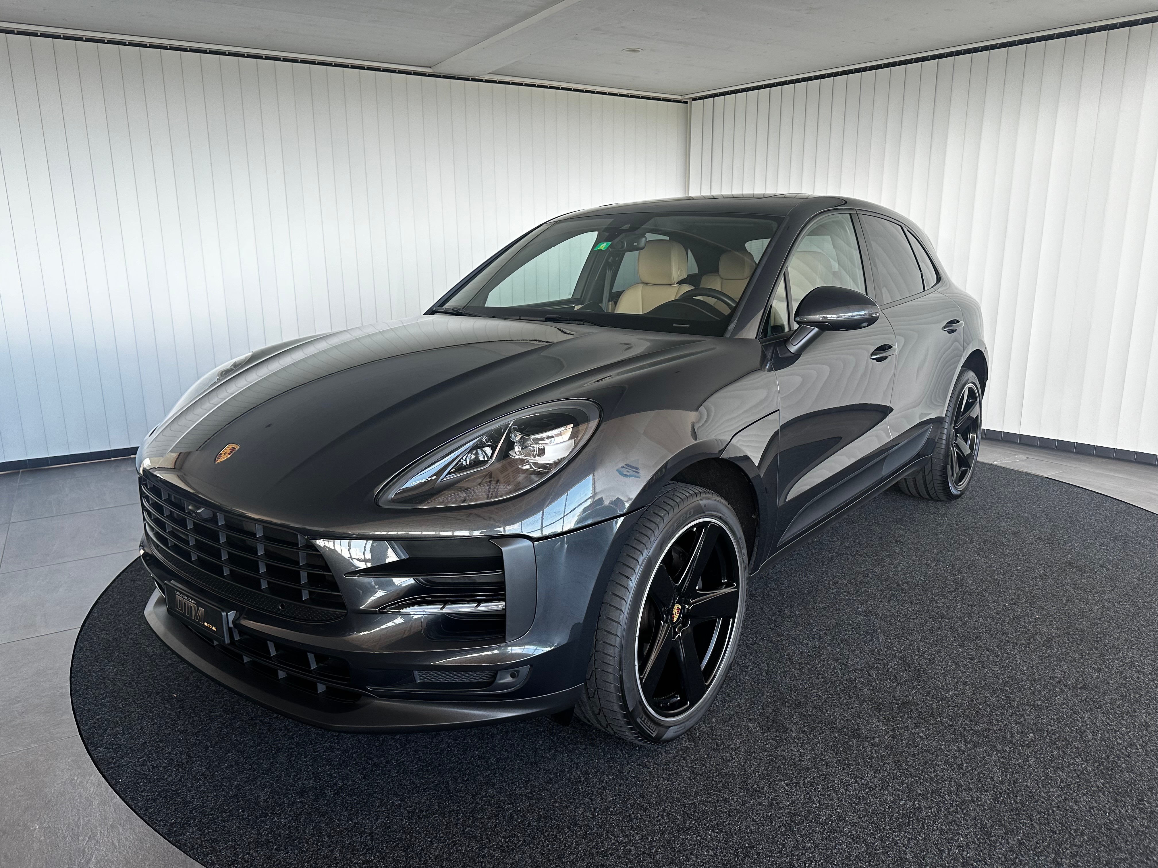 PORSCHE Macan PDK