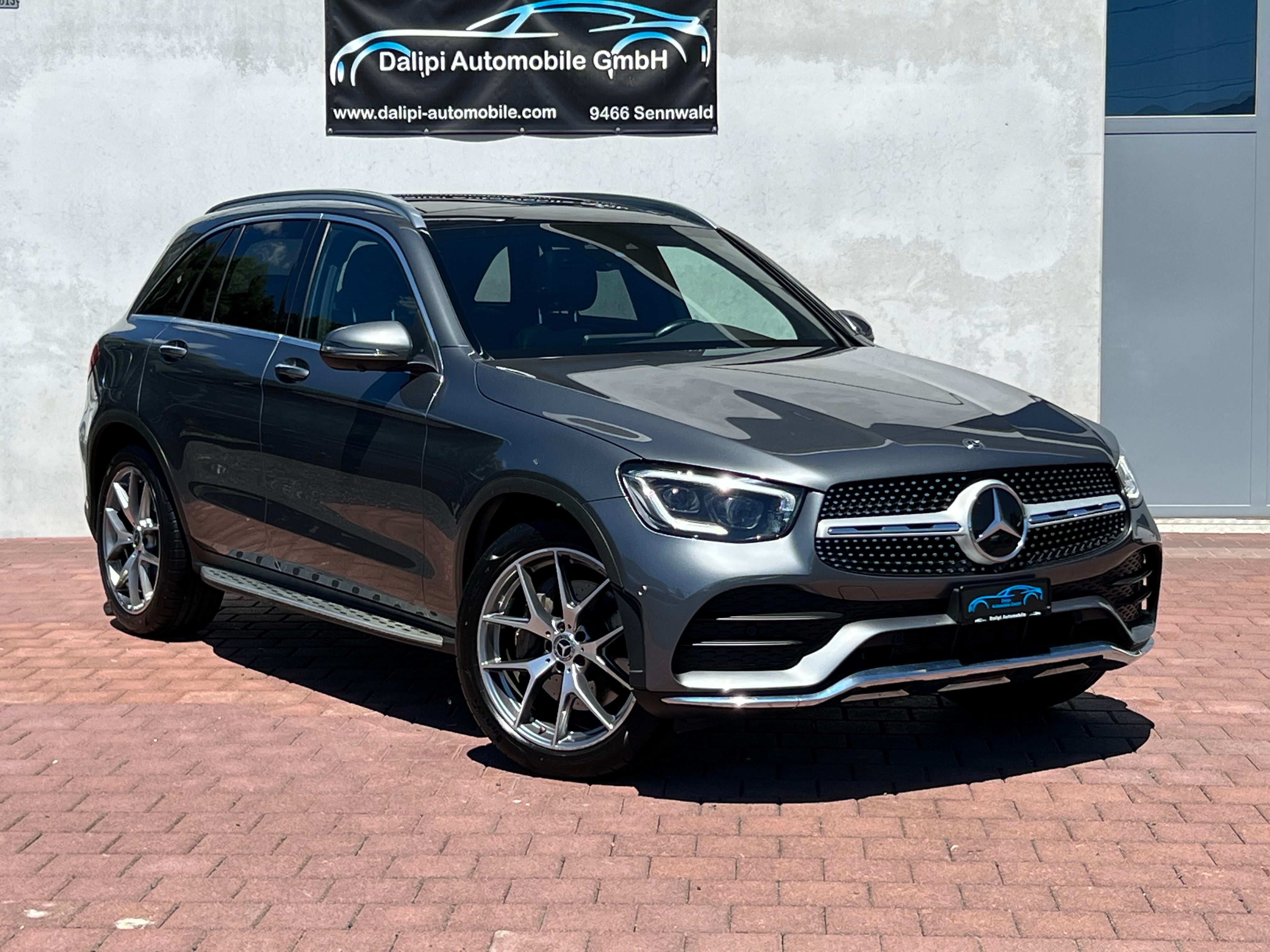 MERCEDES-BENZ GLC 200 AMG Line 4Matic 9G-Tronic