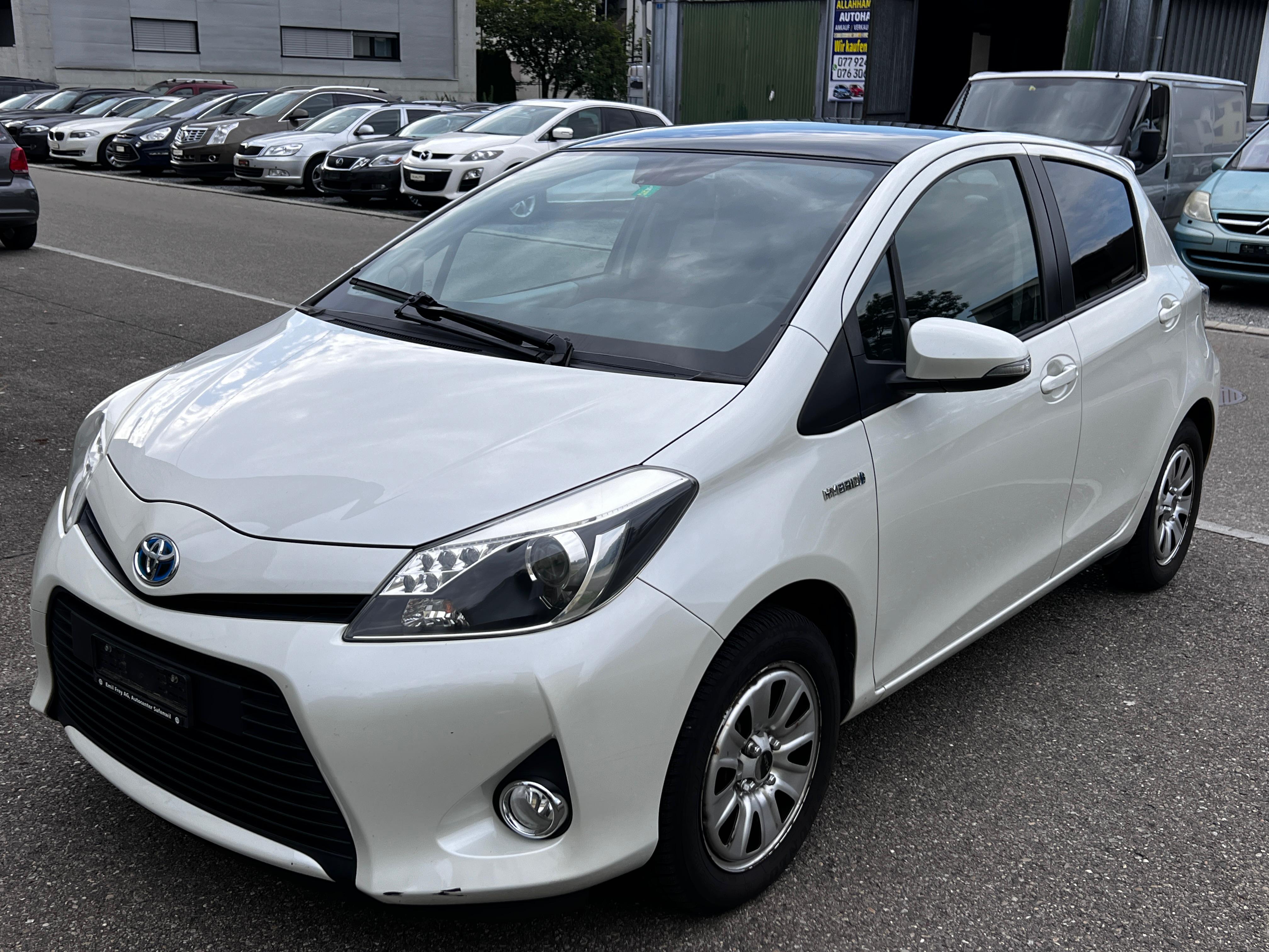 TOYOTA Yaris 1.5 VVT-i Hybrid Sol Premium CVT