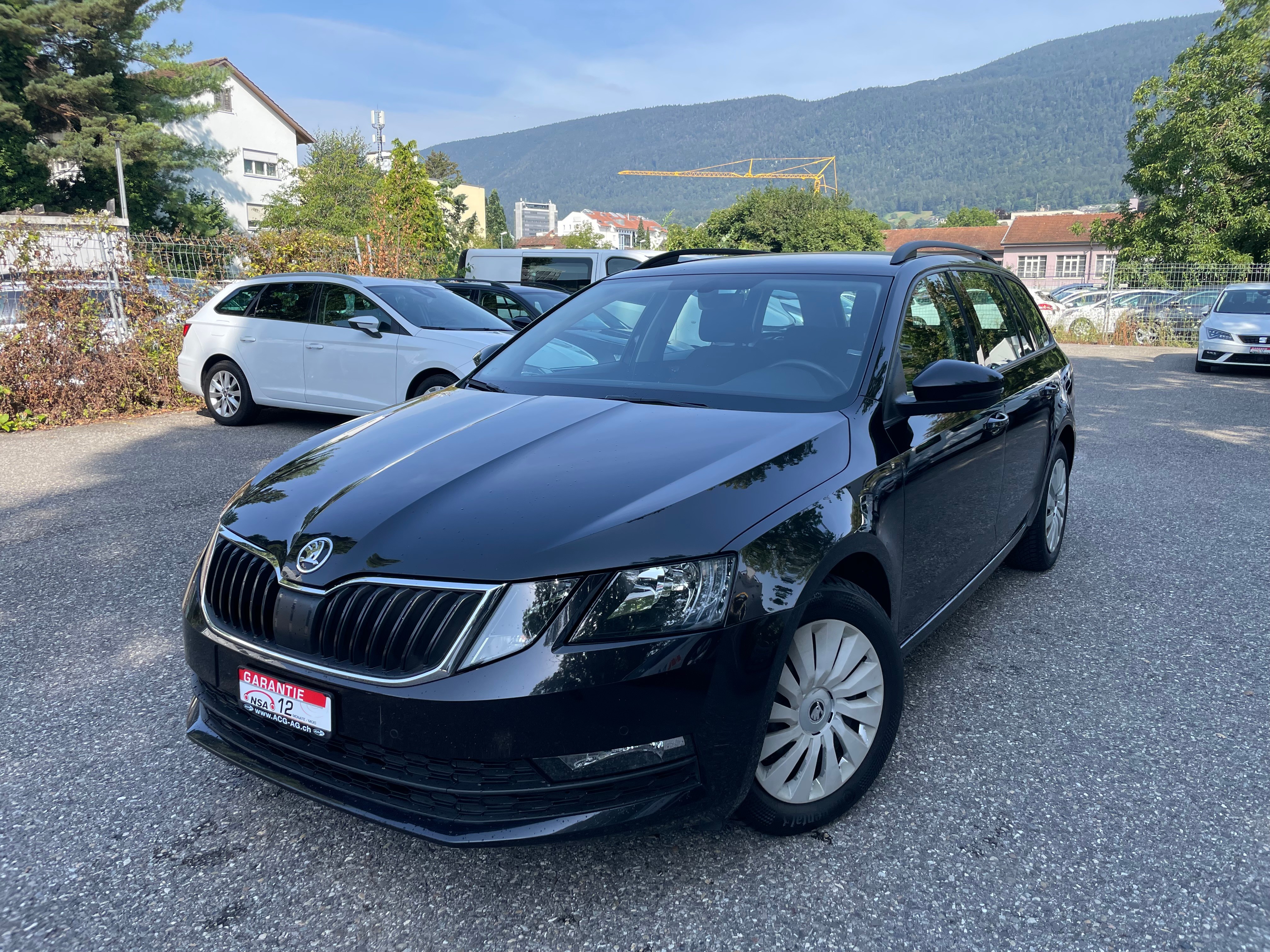 SKODA Octavia Combi 1.6 TDI Ambition DSG * Gr. Navi * Klima--auto * PDC V&H * Tempomat * Ab MFK