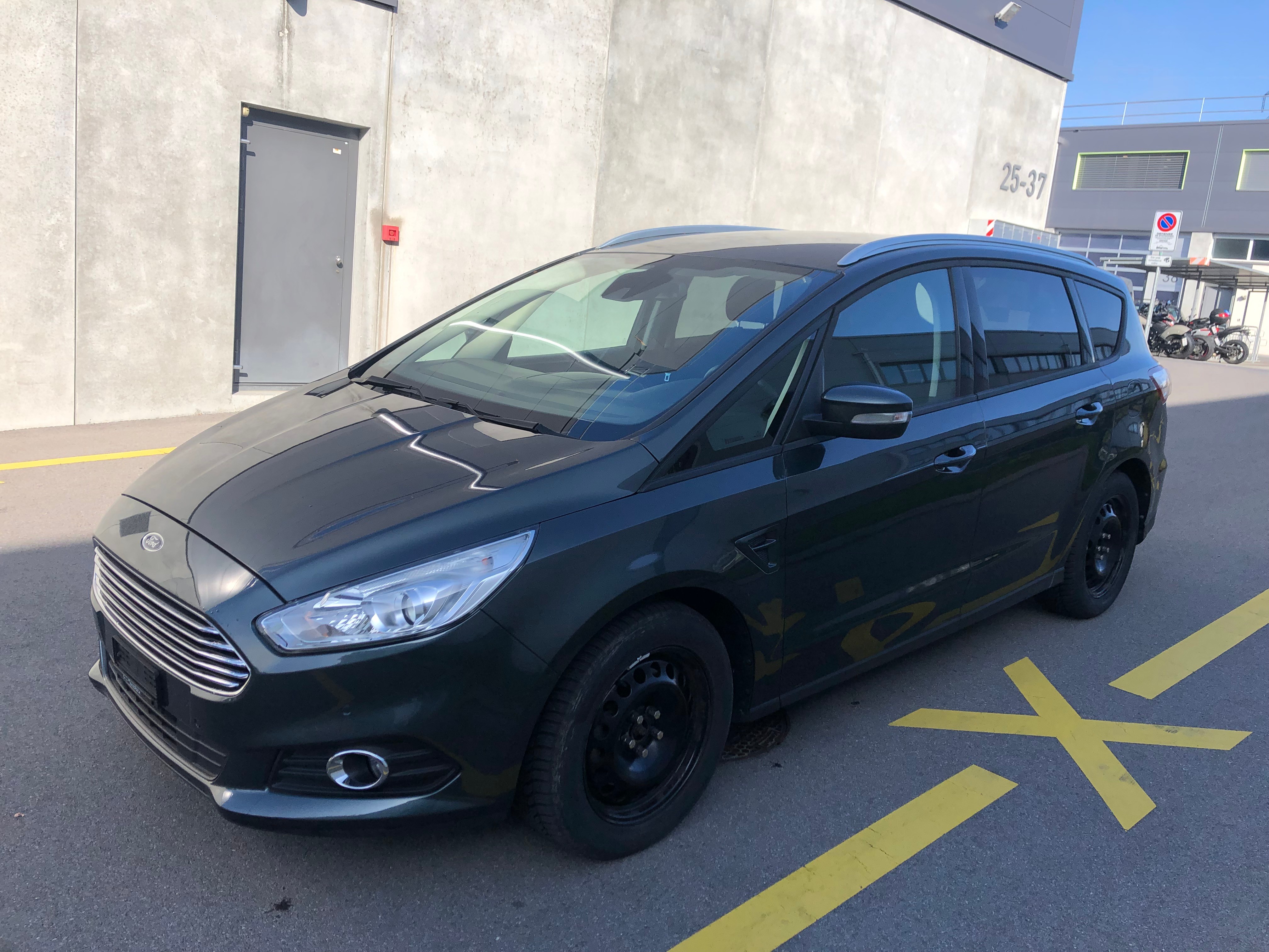 FORD S-Max 1.5 SCTi Titanium (36)