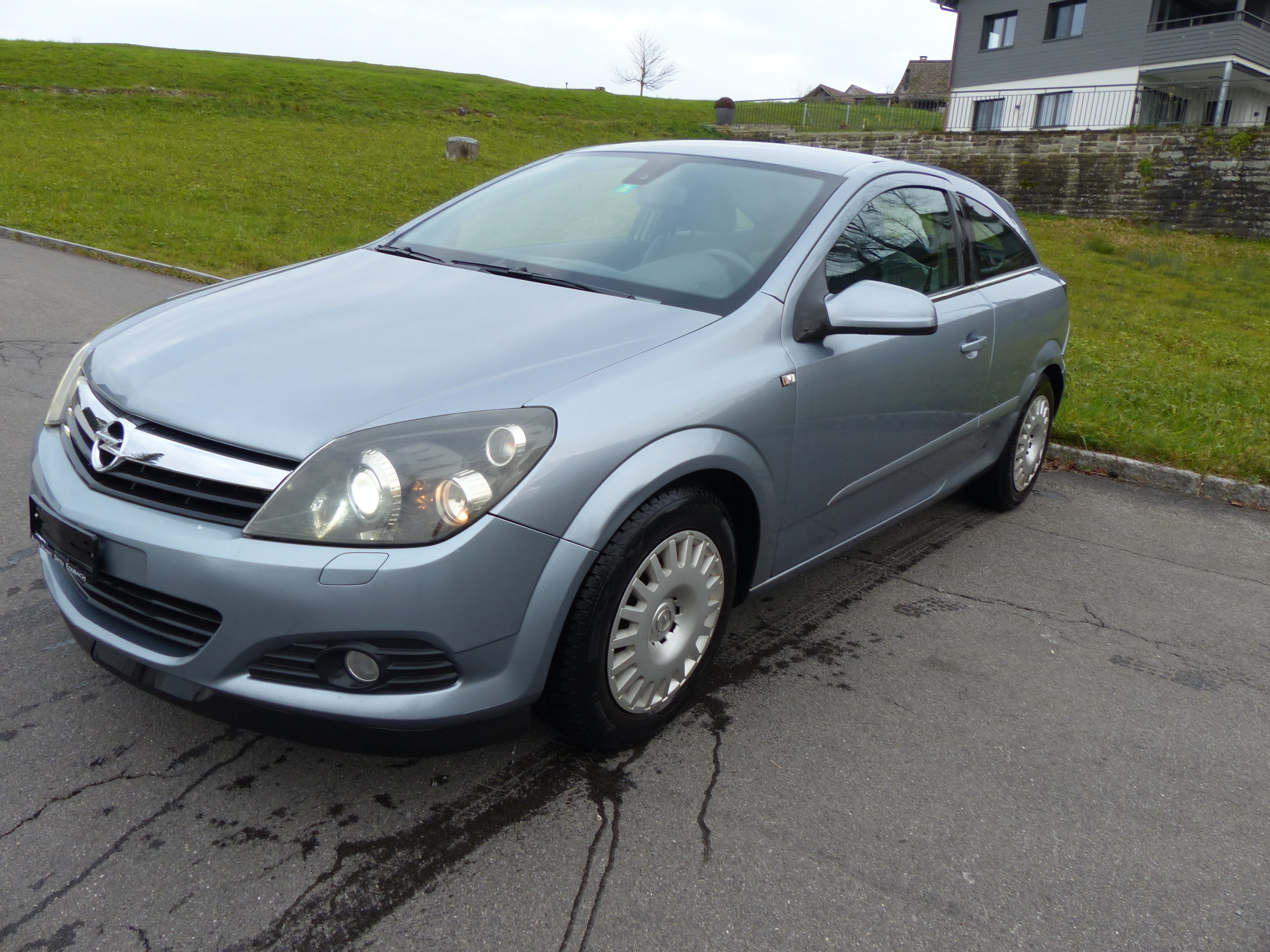 OPEL Astra GTC 1.6i 16V TP Enjoy