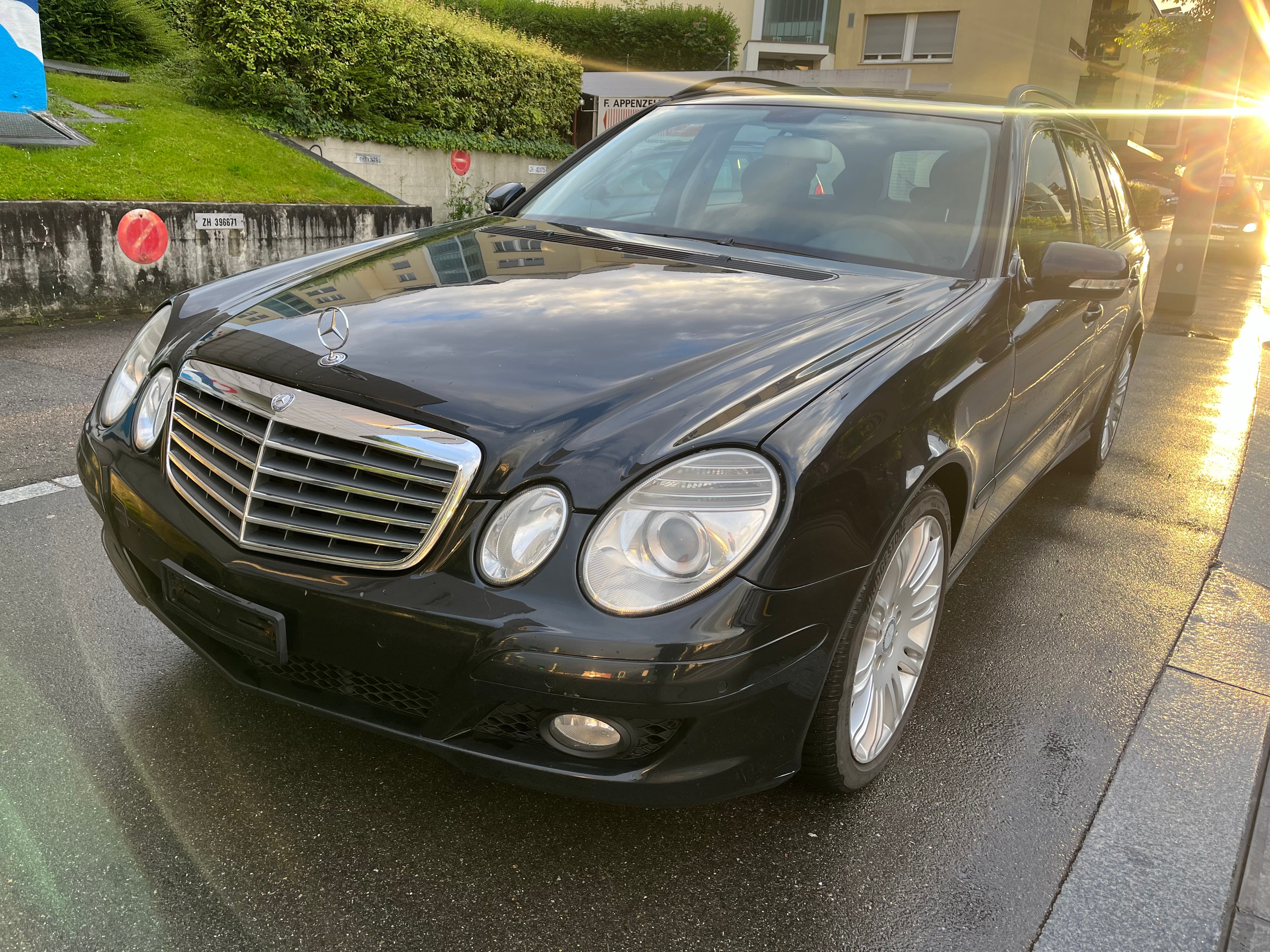 MERCEDES-BENZ E 220 CDI Avantgarde