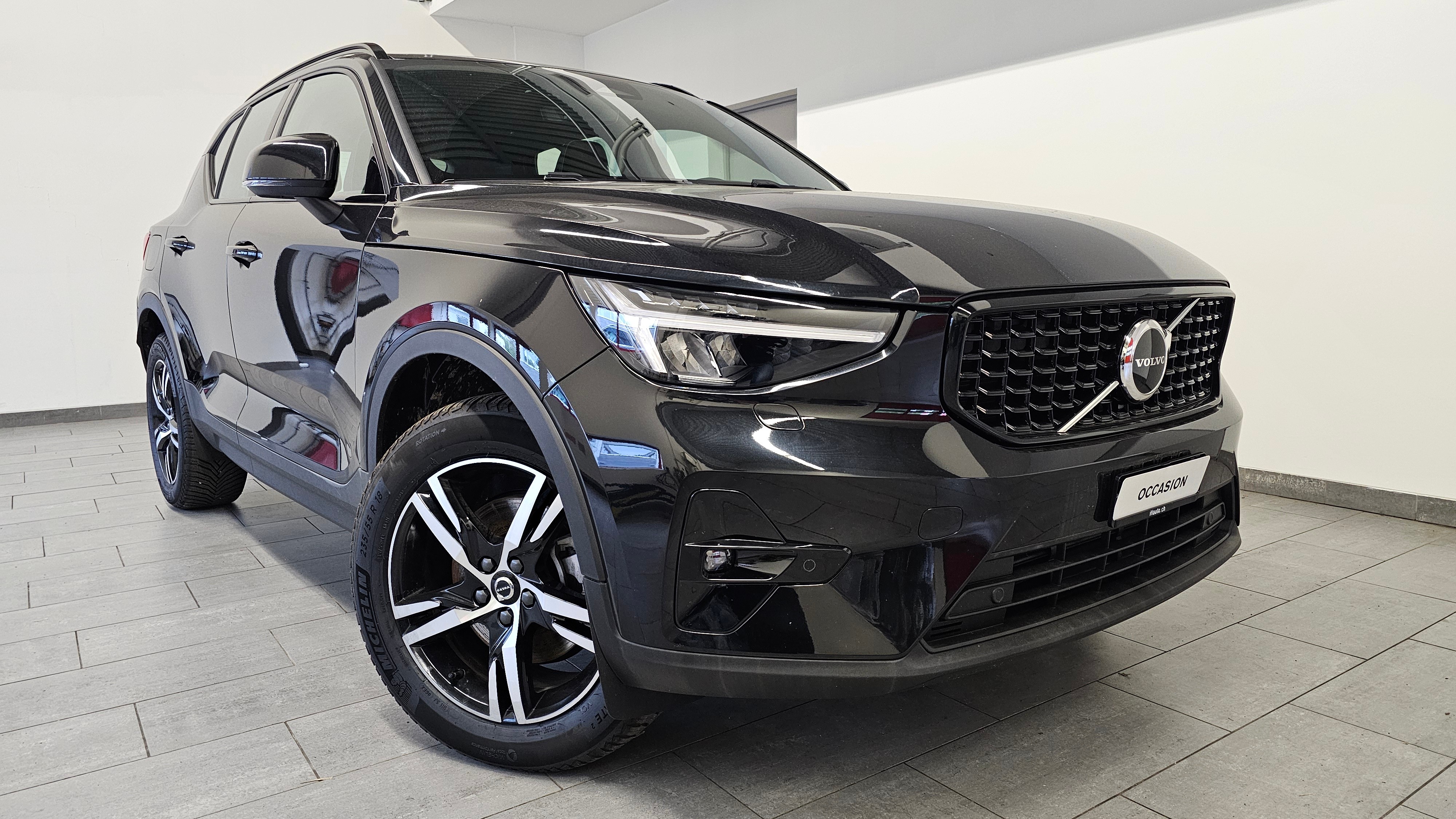 VOLVO XC40 B3 Benzin Mild Hybrid Plus Dark DCT