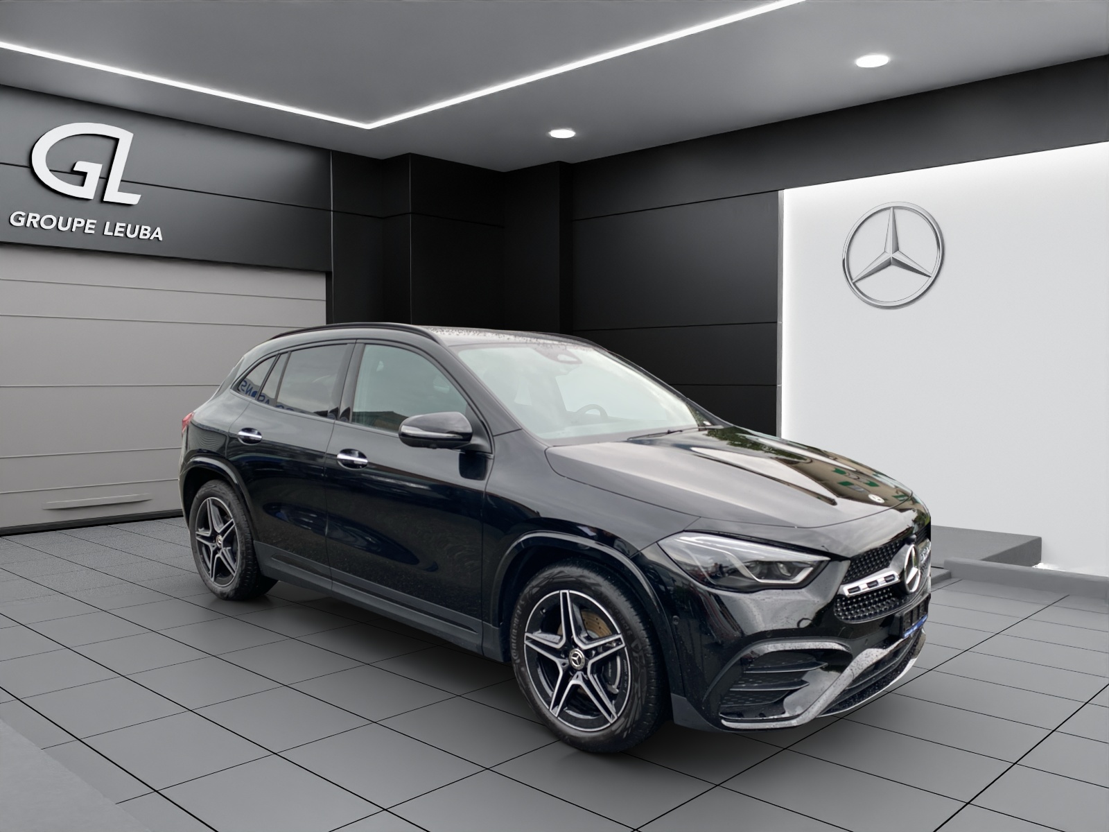 MERCEDES-BENZ GLA 200 7G-DCT