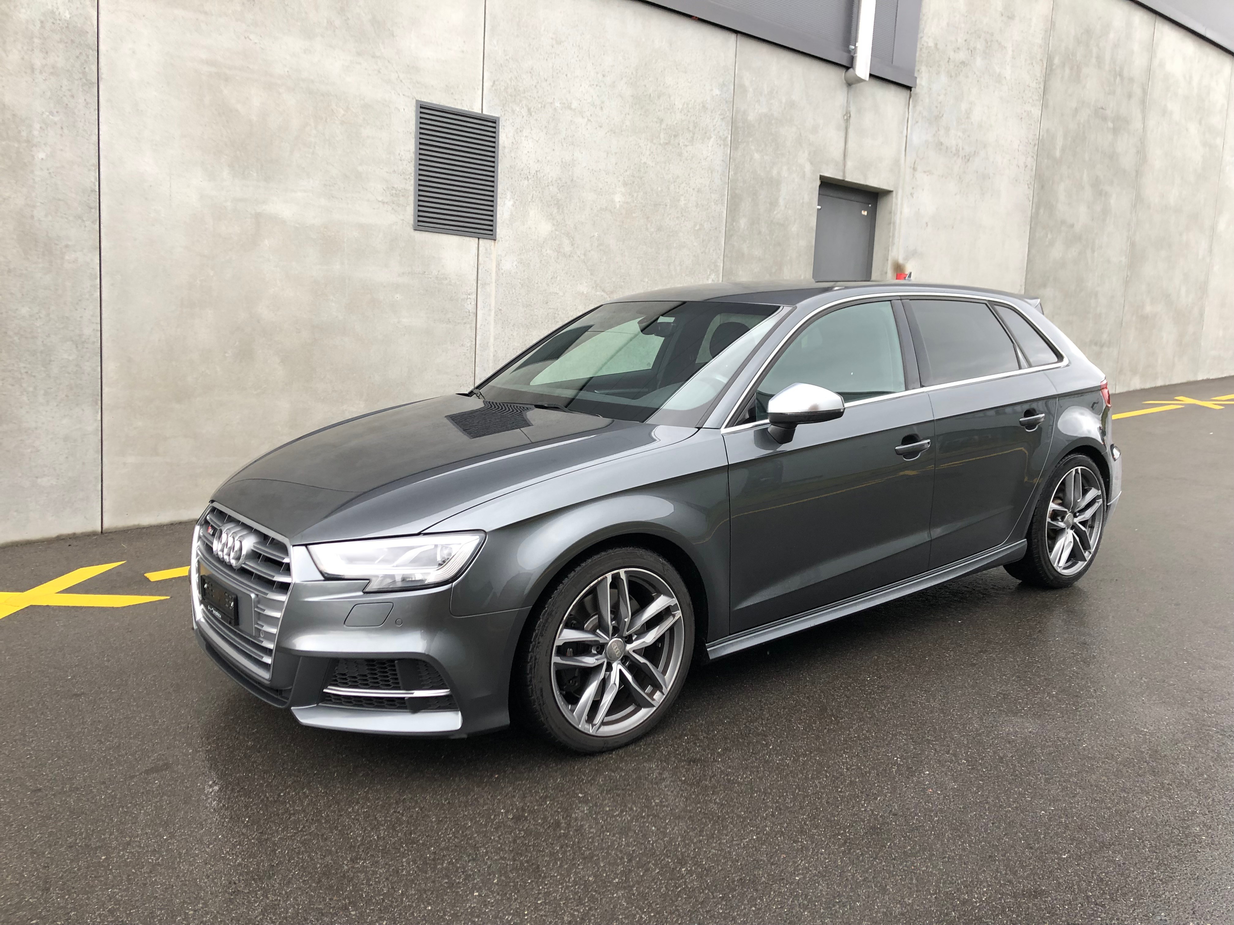 AUDI S3 Sportback 2.0 TFSI quattro(37)(M)