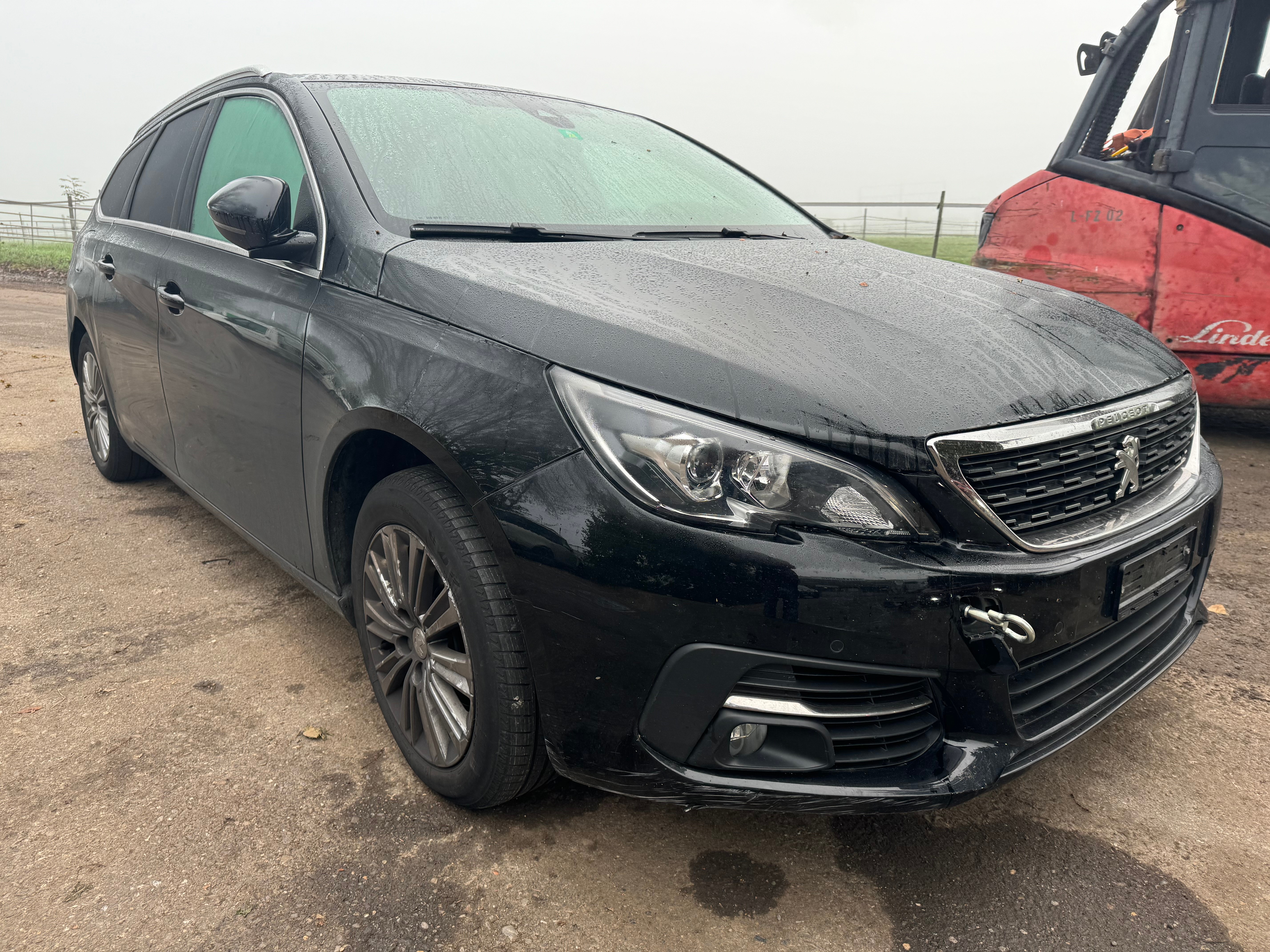 PEUGEOT 308 SW 1.2 Pure Tech Business Line EAT6