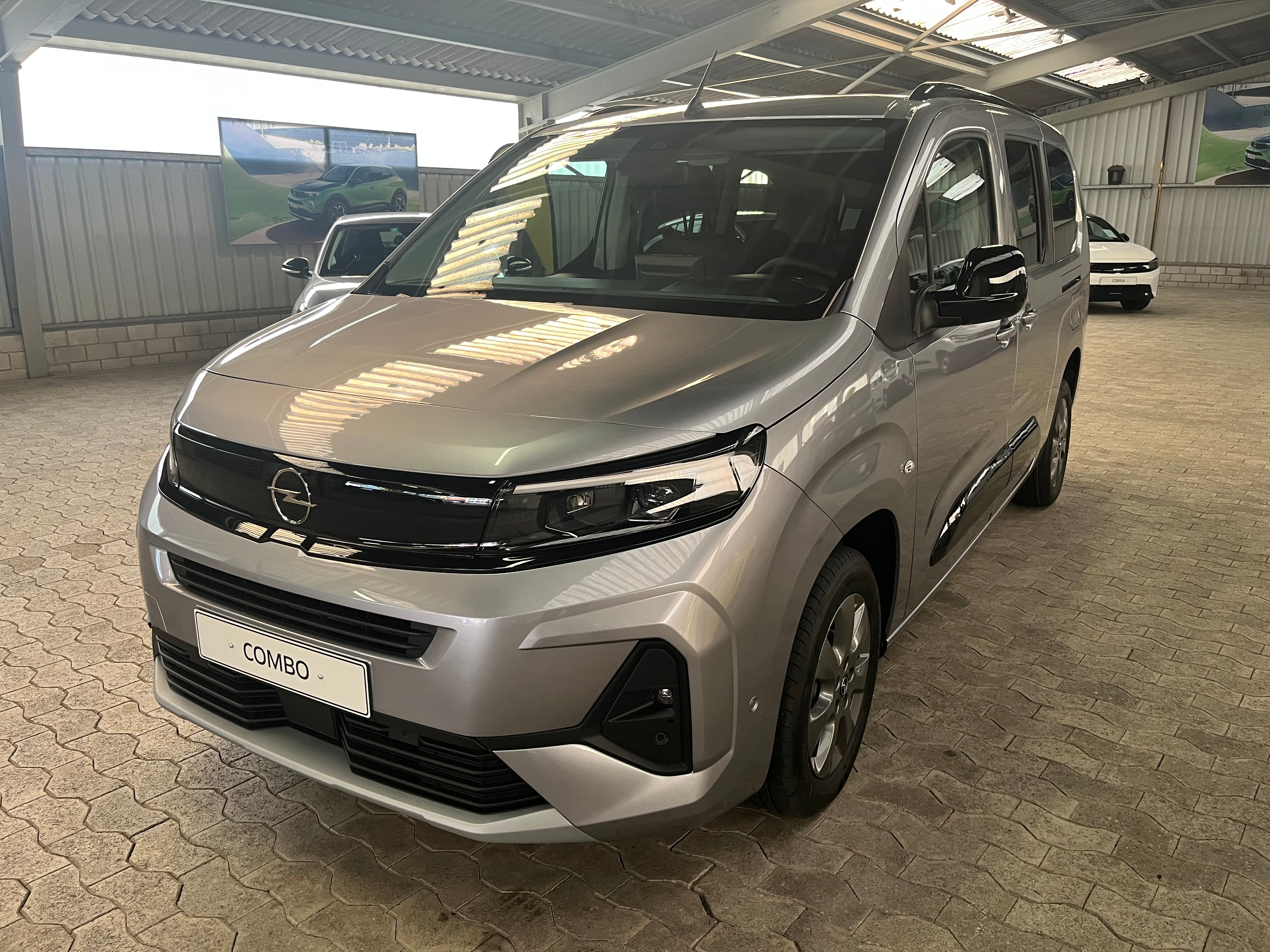 OPEL Combo XL 1.5 GS Automat